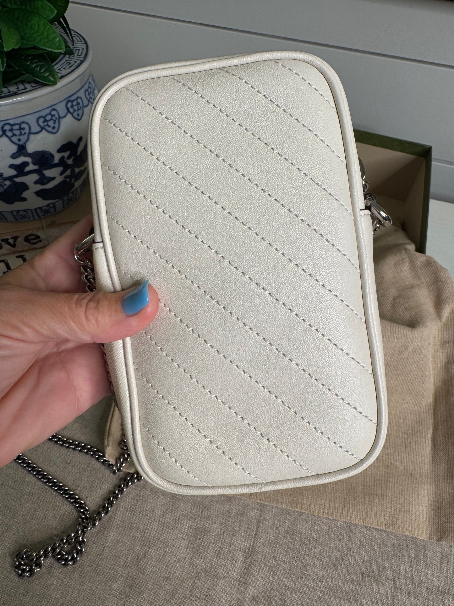 Gucci unused blondi chain shoulder bag with bad and storage
