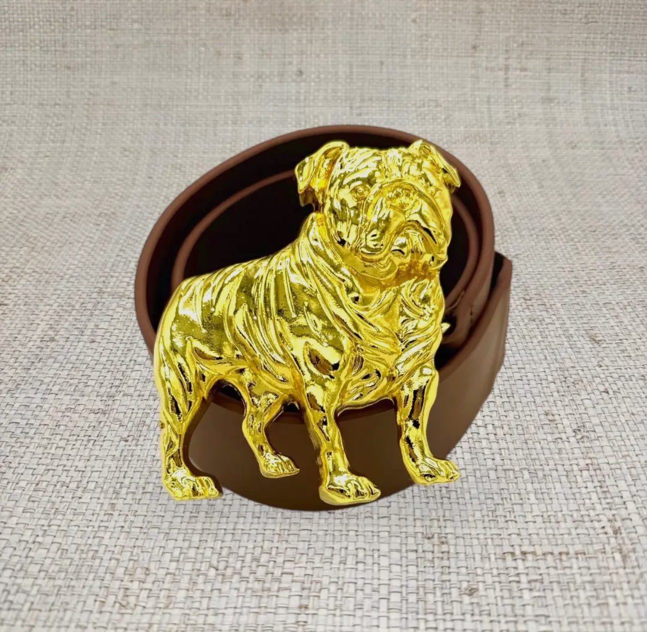 Bulldog belt buckle with gold finish