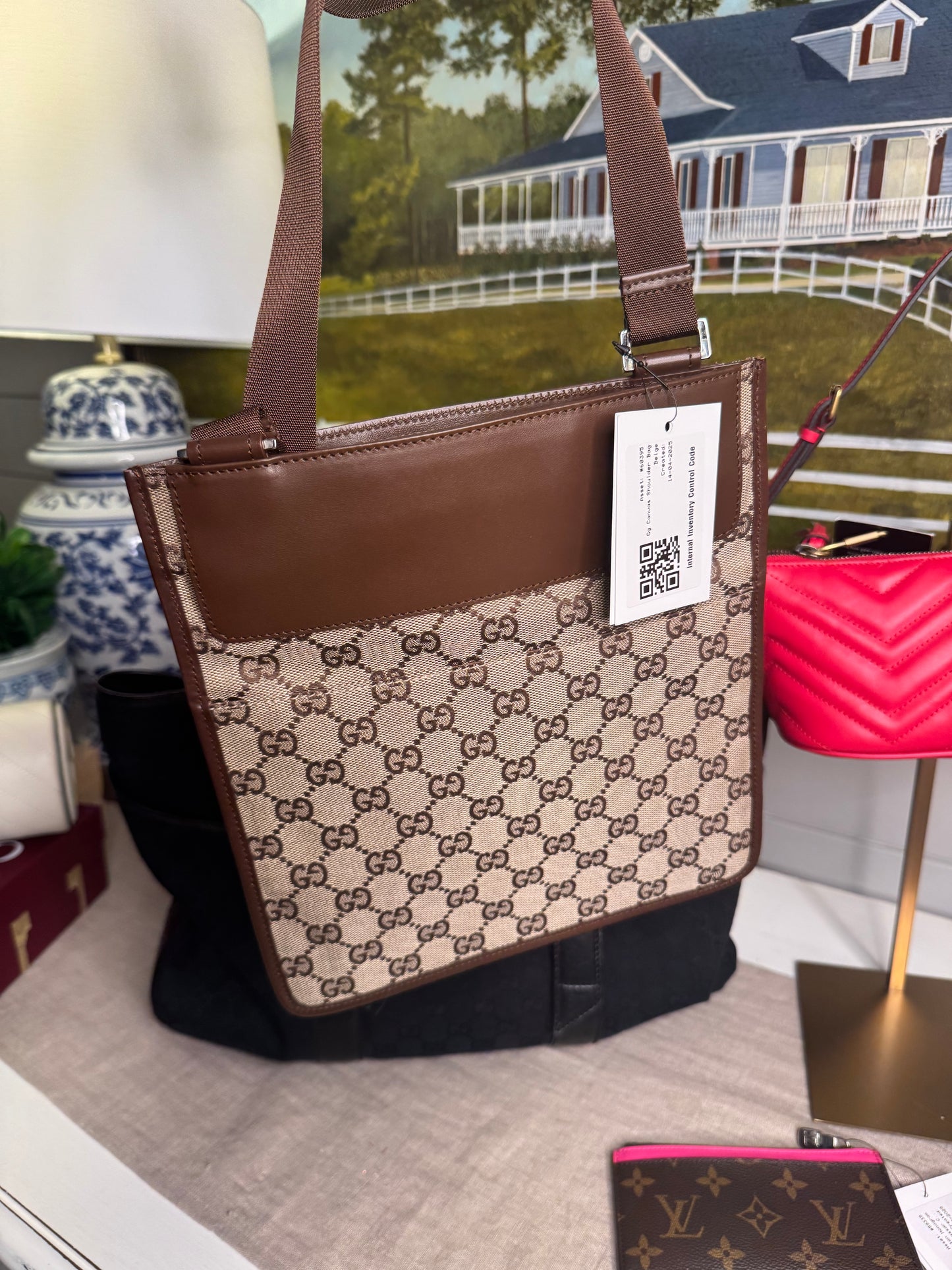 Gucci pre loved shoulder bag beige brow monogram