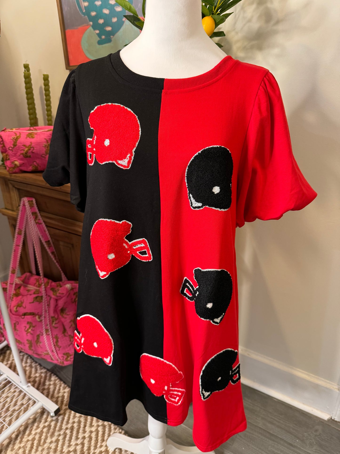Dress black and red helmet patches so soft with pockets!