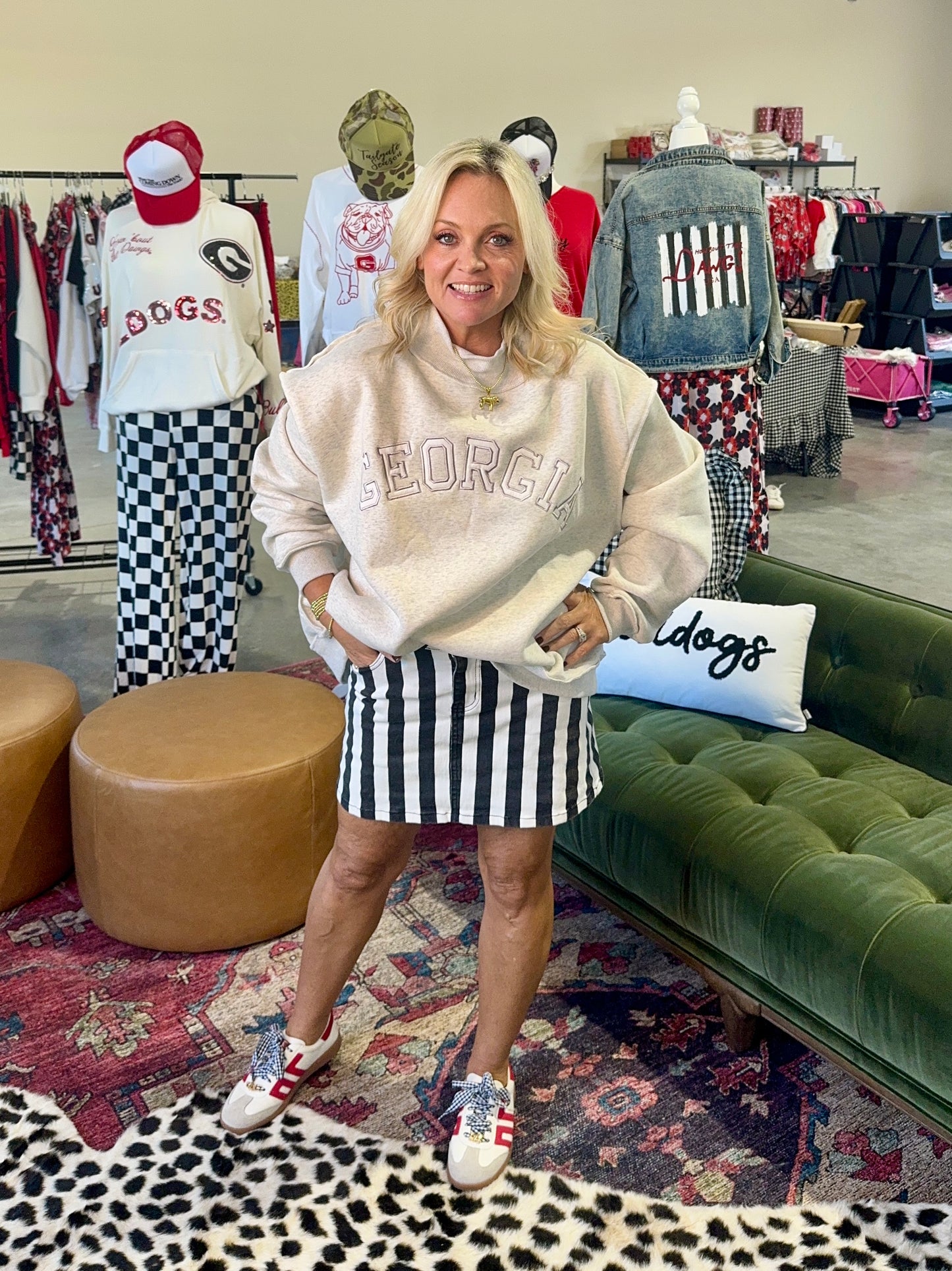 Oversized embroidered mock neck light sweatshirt