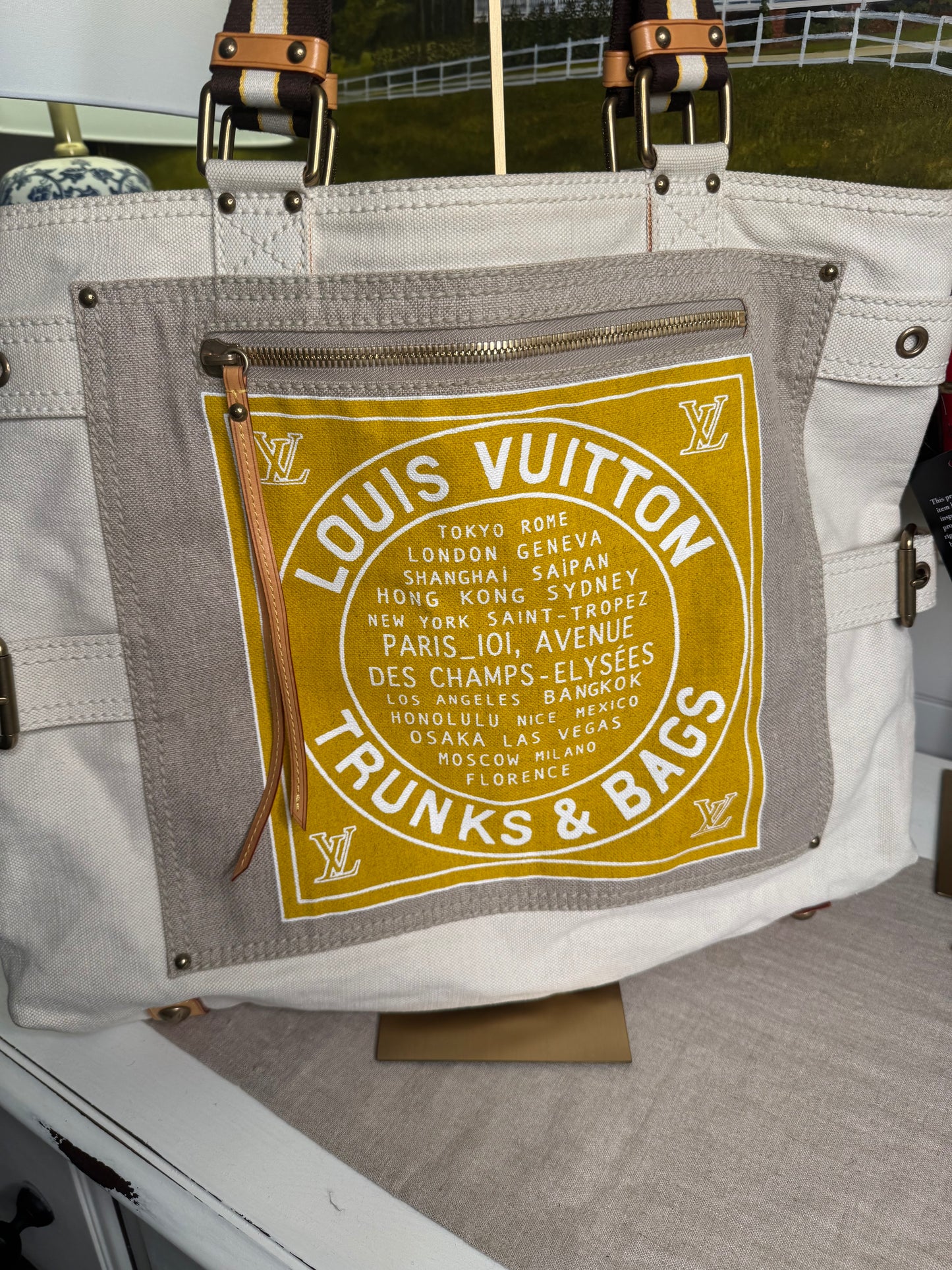 Pre loved Louis Vuitton cruise line Glove shopper GM