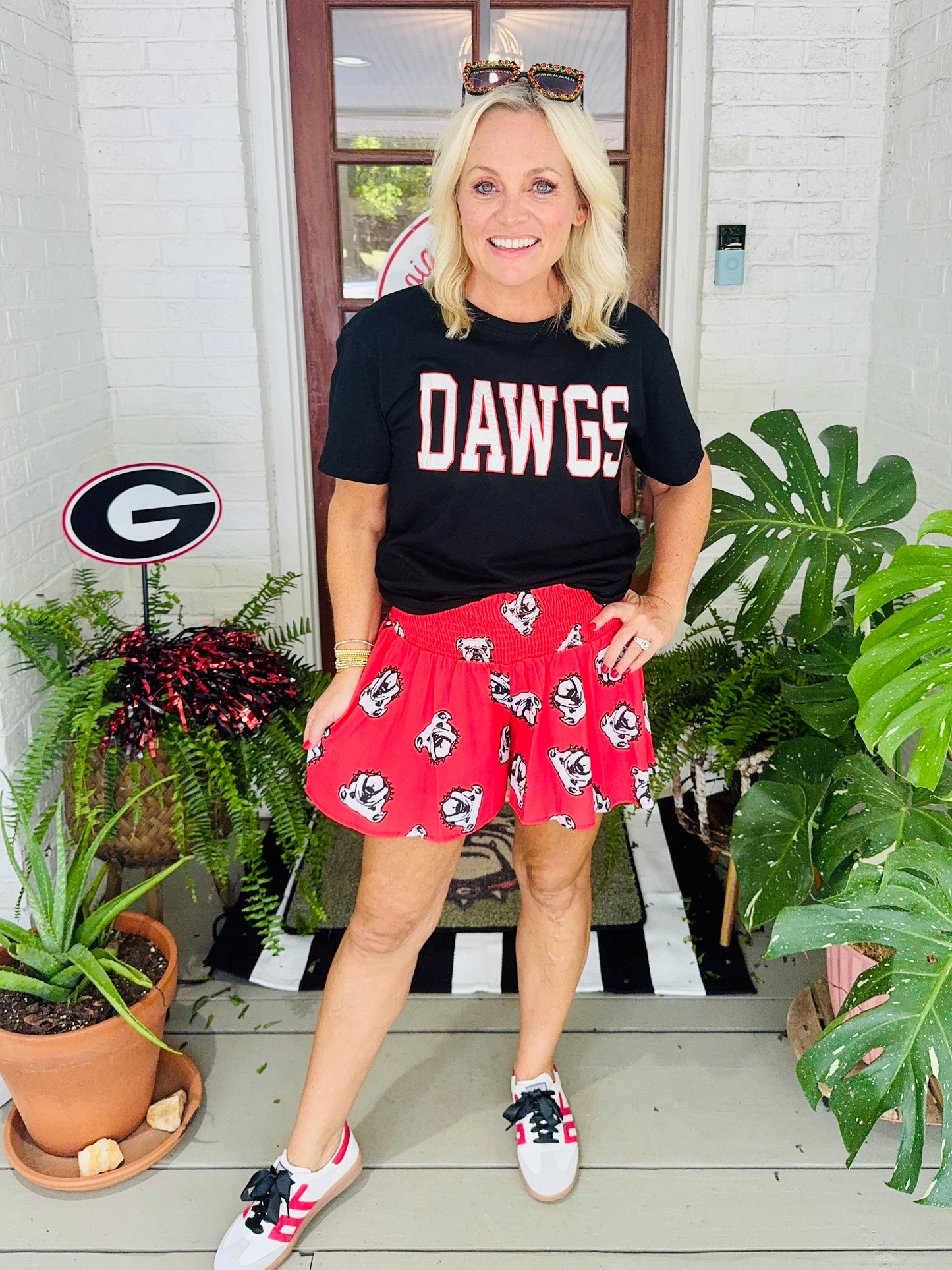 The variety boyfriend tee black with metallic silver Dawgs
