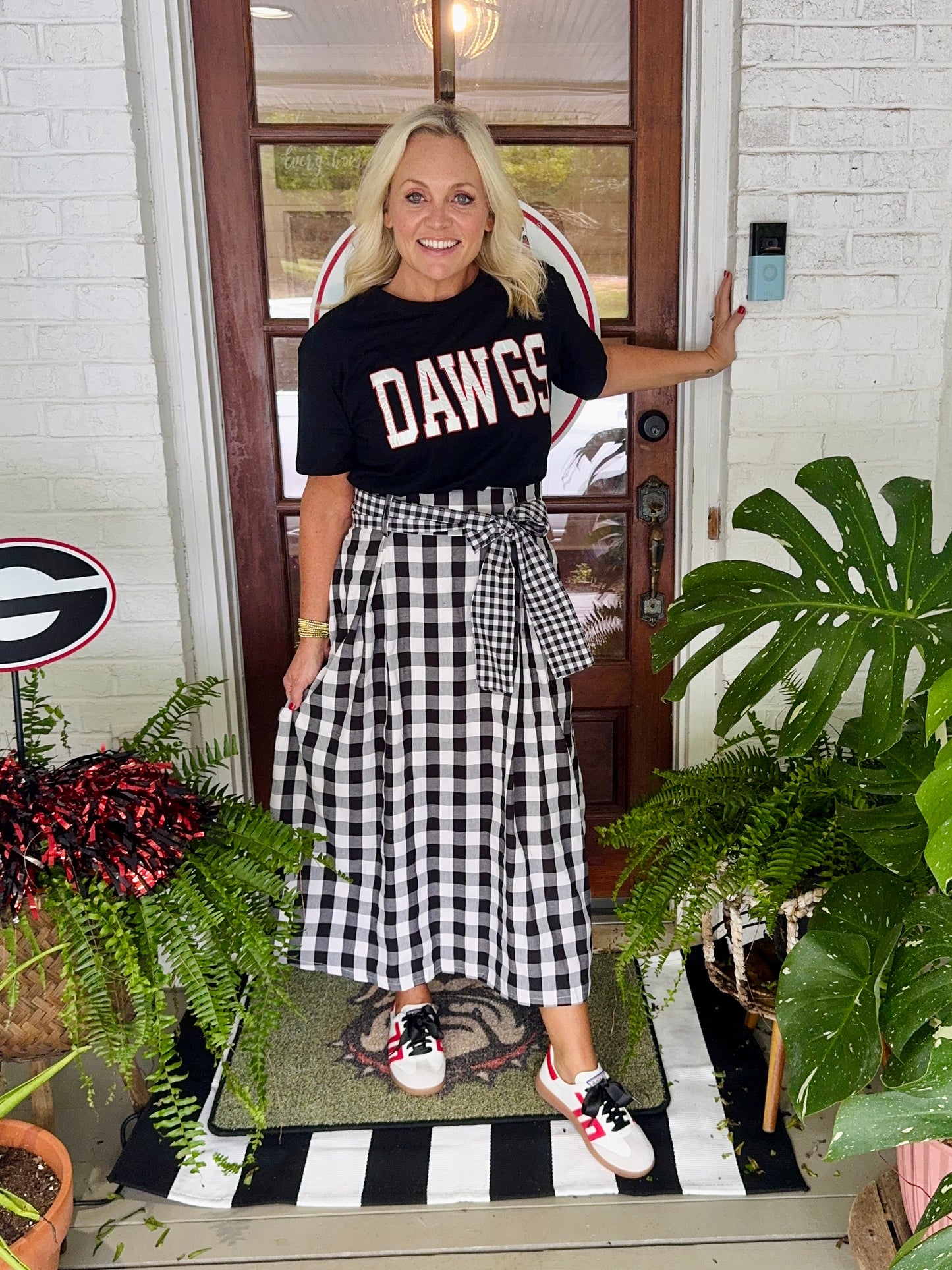 The variety boyfriend tee black with metallic silver Dawgs