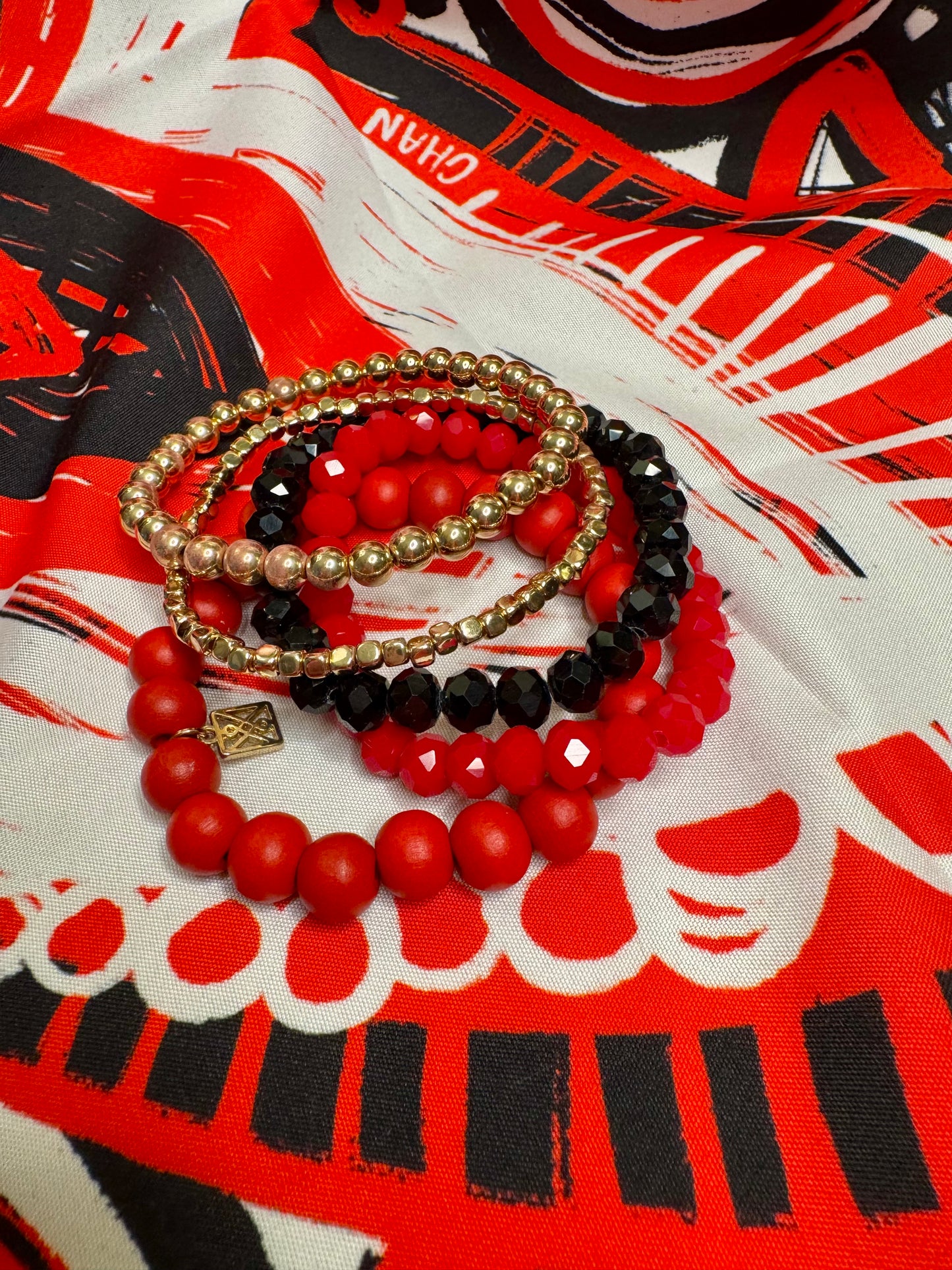 Set of 6 bracelets