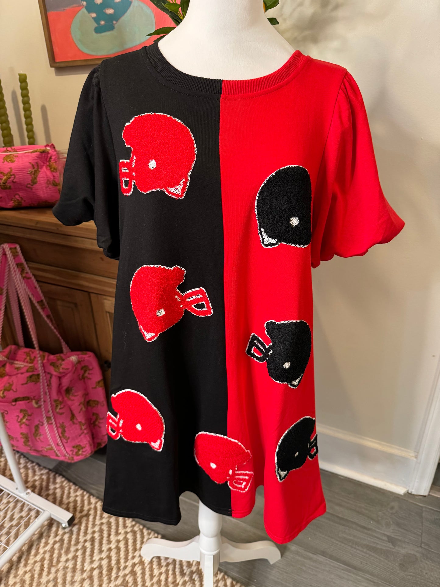 Dress black and red helmet patches so soft with pockets!