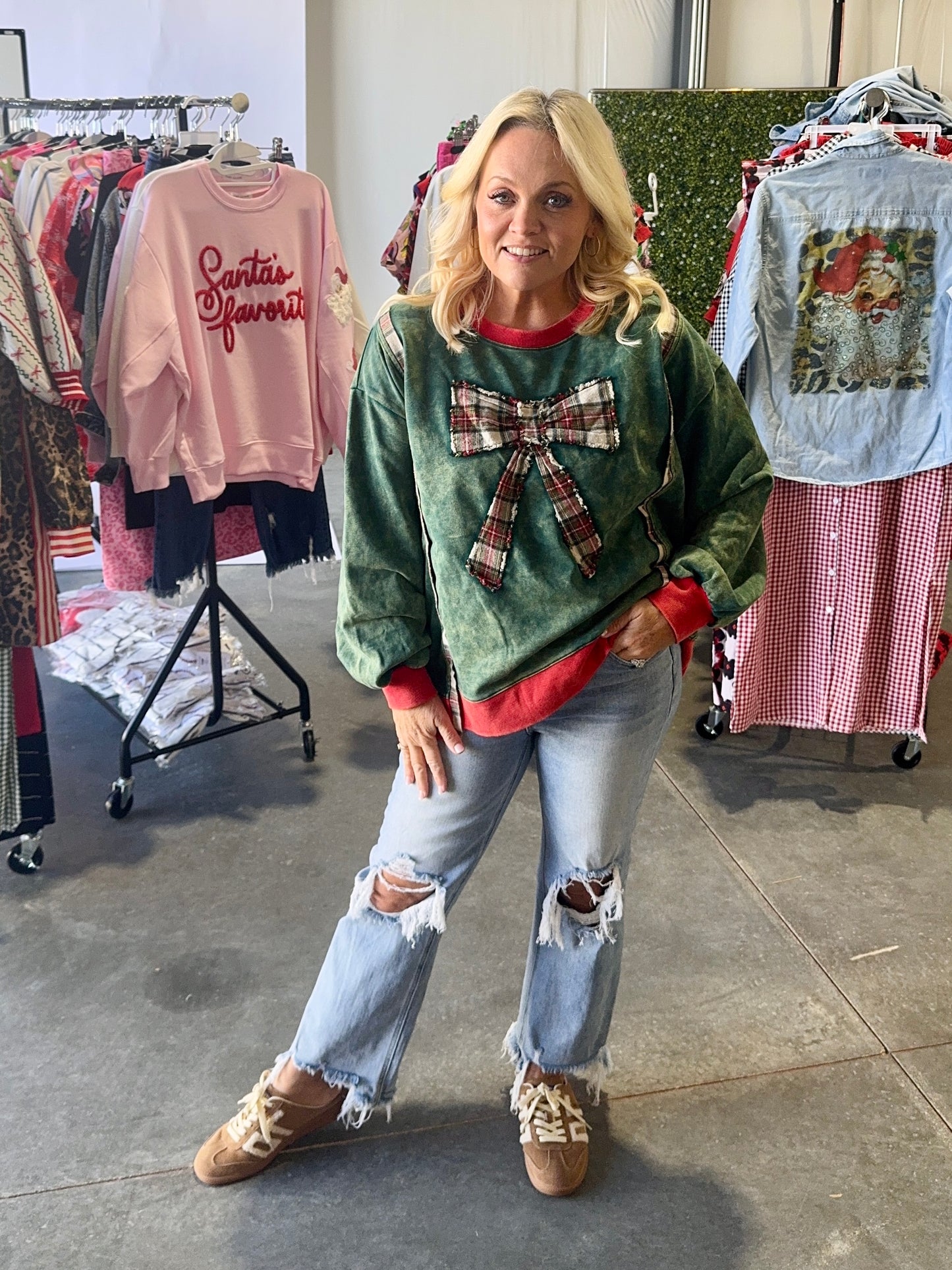 Oversized christmas bow pullover