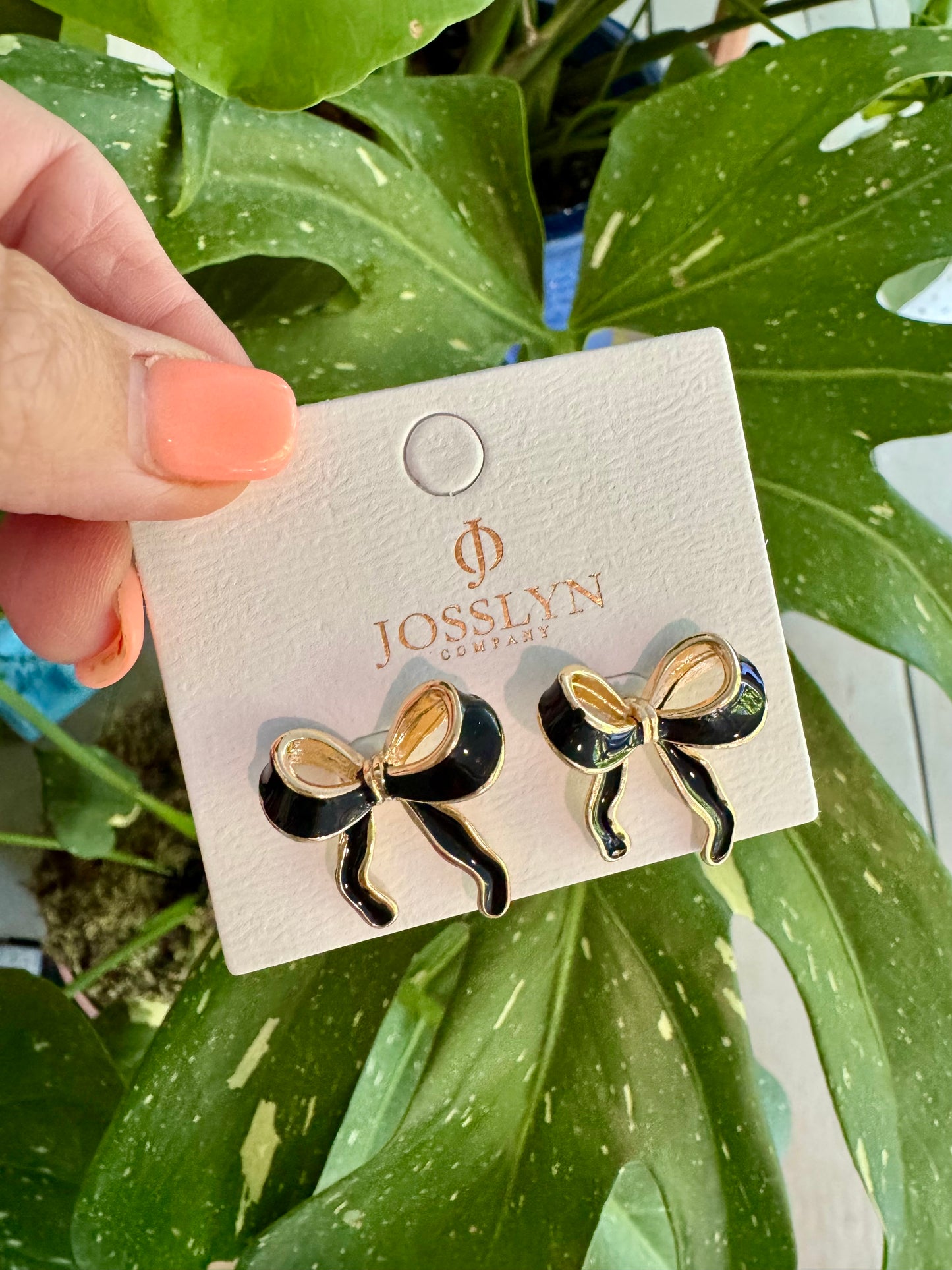 Black bow earrings