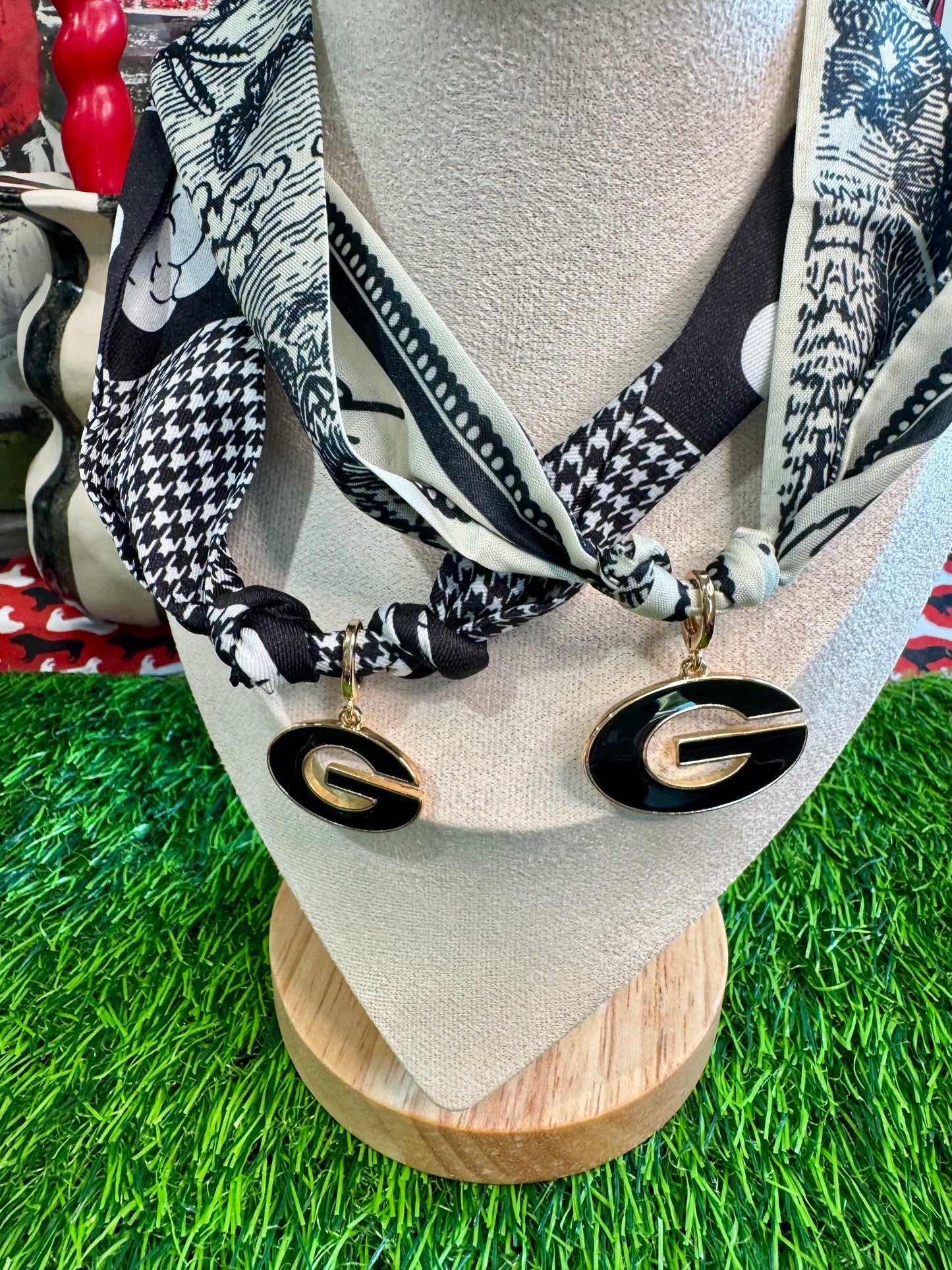 Scarf necklace with G