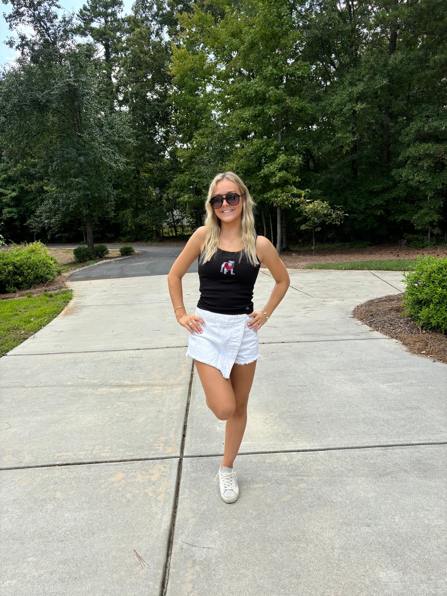 White tank embroidered bulldog Hype and Vice brand marked down