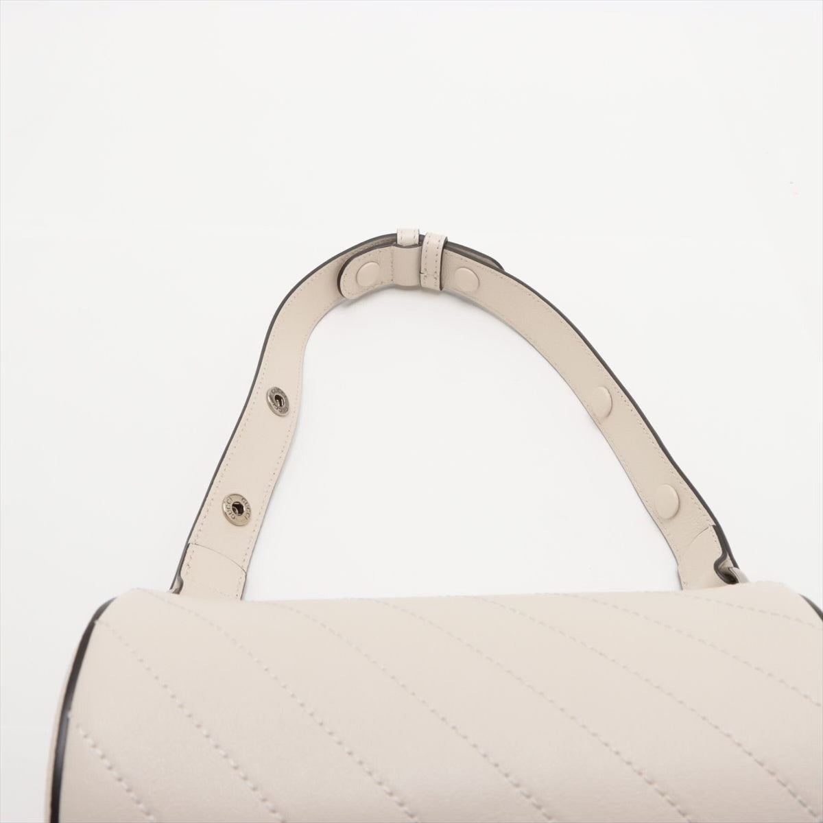 Gucci blonde shoulder bag beige off white cream color pre loved