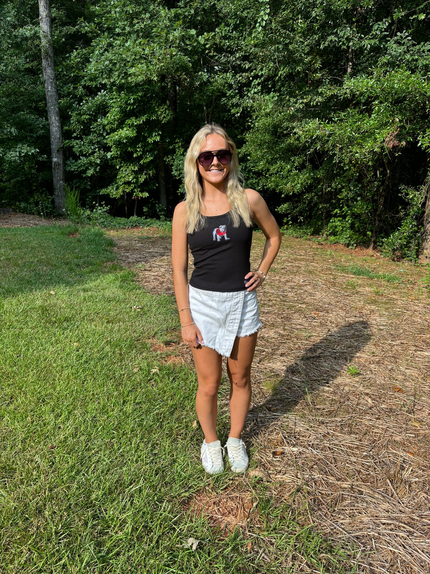 White tank embroidered bulldog Hype and Vice brand marked down