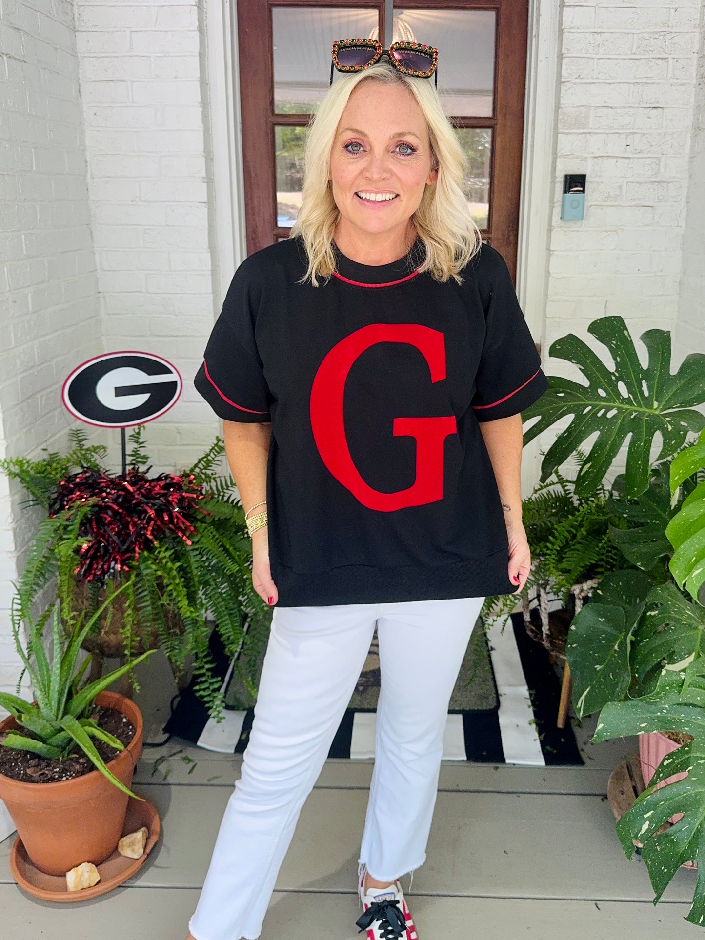 Boxy light sweatshirt type top with Giant G oversized up to 3X!