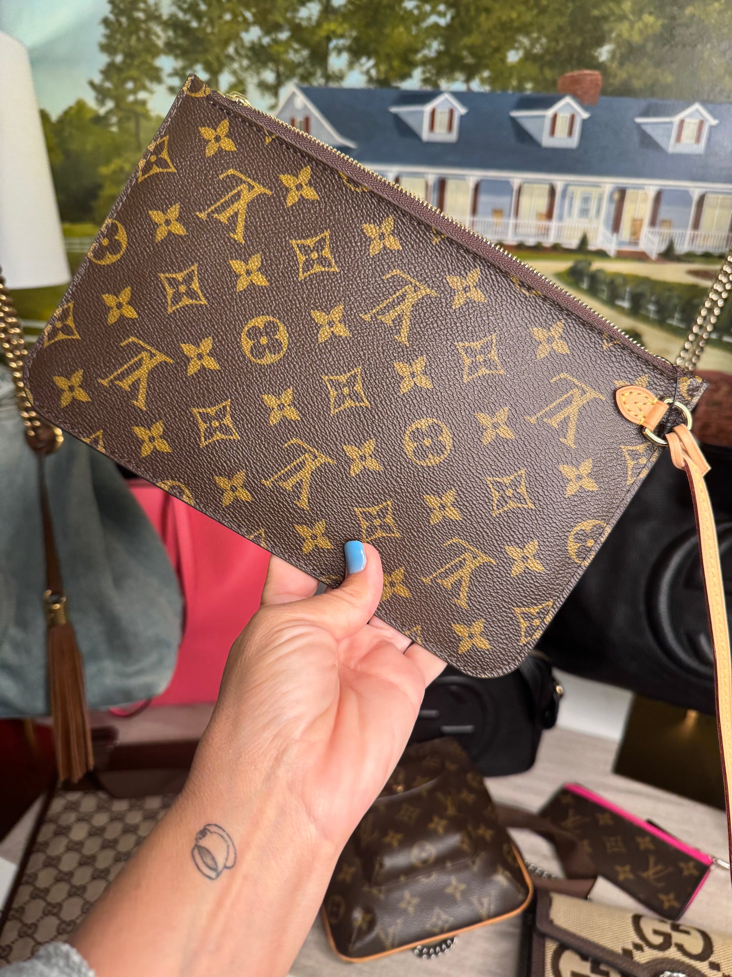 pre loved Louis Vuitton Neverfull Pouch MM, Monogram