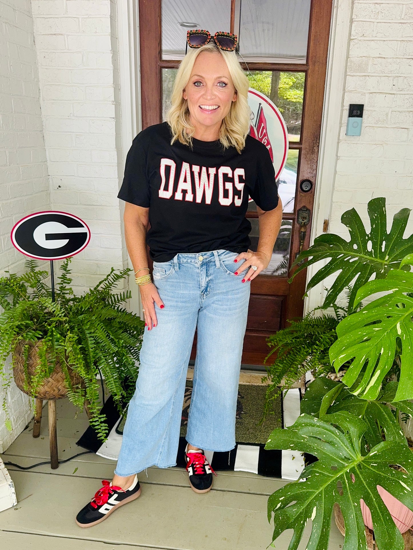 The variety boyfriend tee black with metallic silver Dawgs