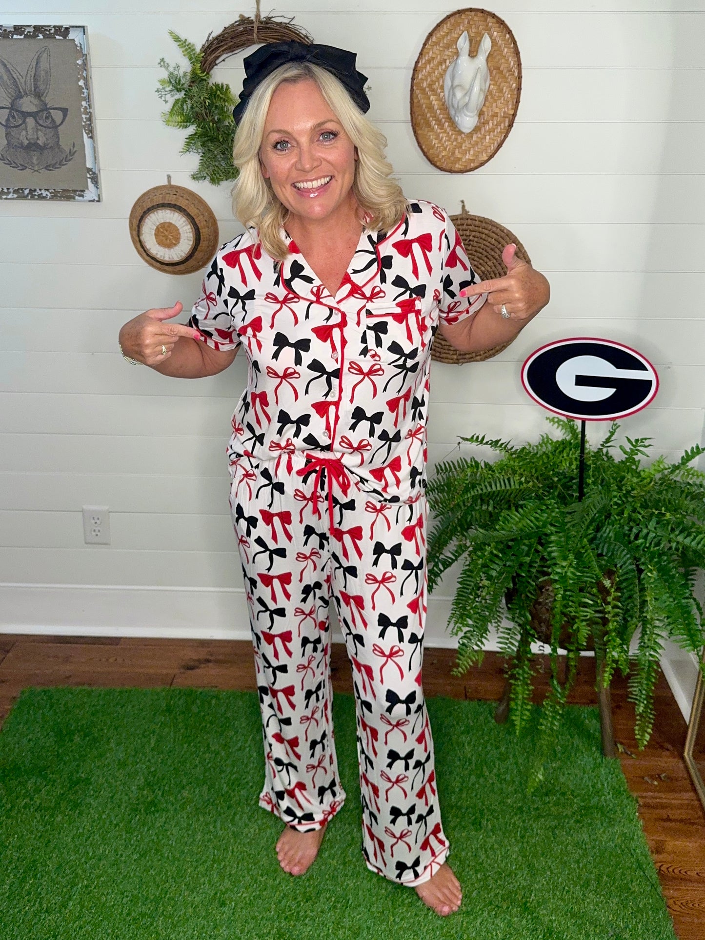 New Bow pajamas black and red so cute!