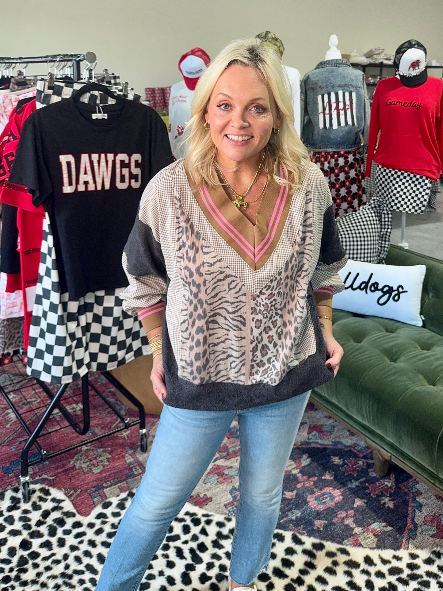 Pullover light weight leopard mixed material