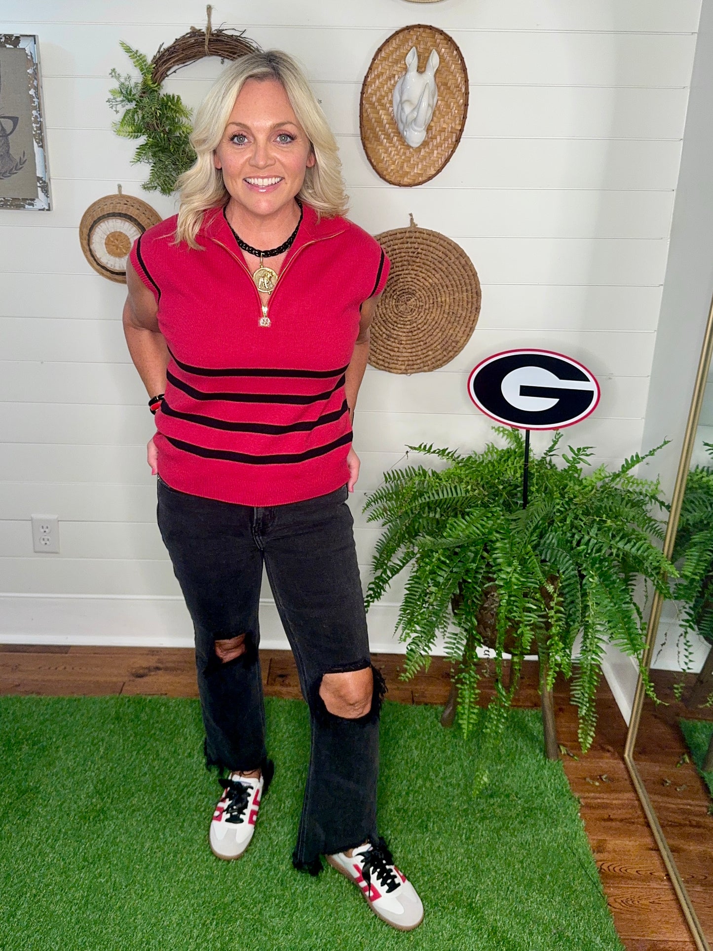 New knit top with zipper black and red