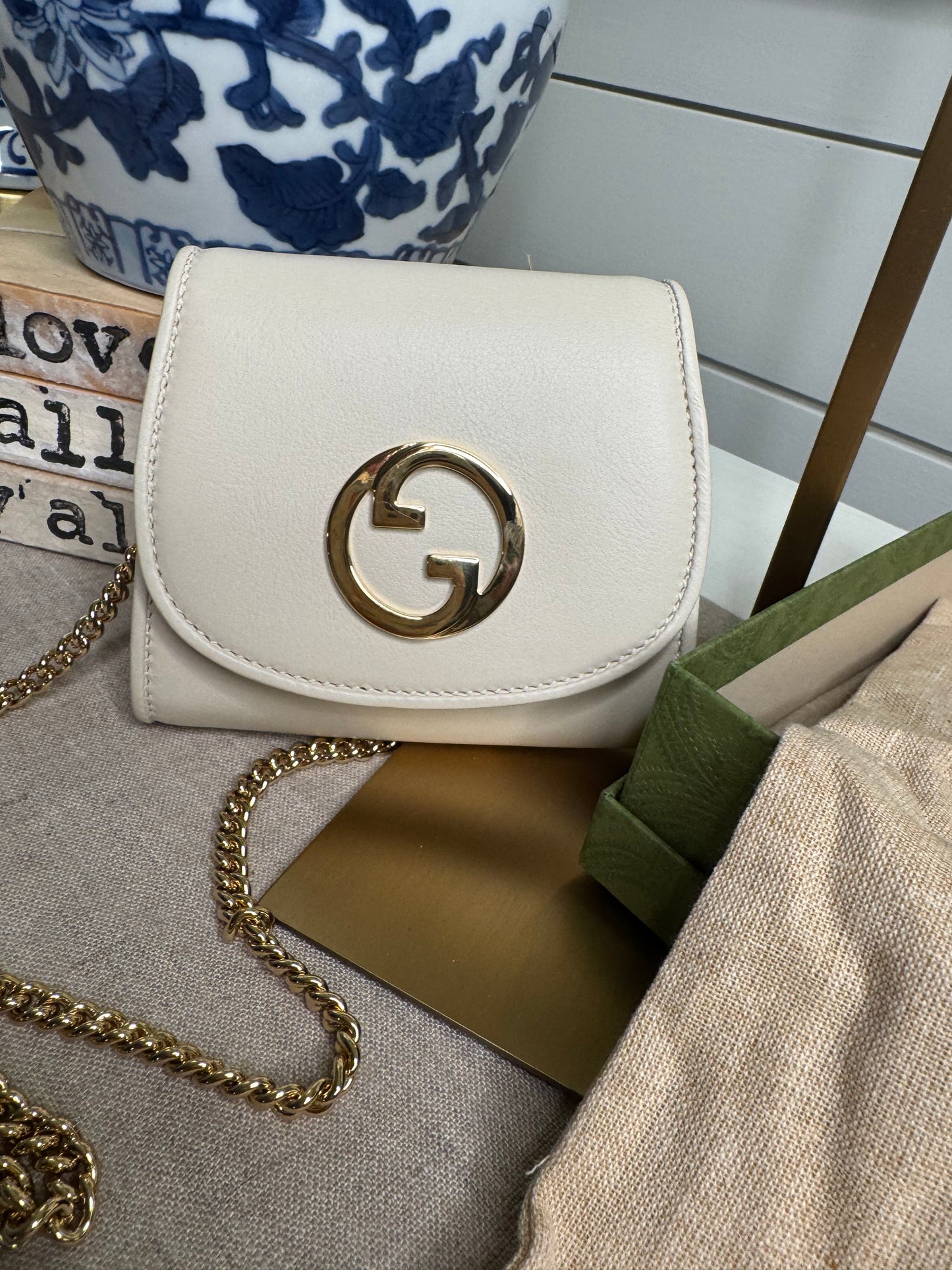 Gucci unused blondi white chain wallet in box with bag