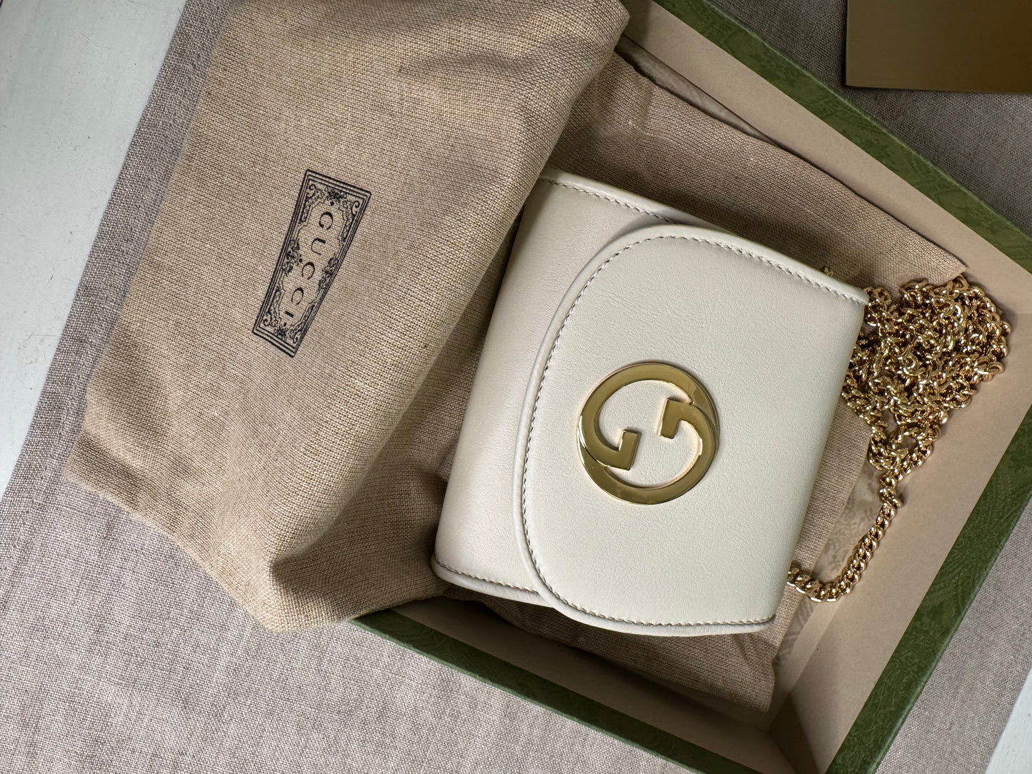 Gucci unused blondi white chain wallet in box with bag