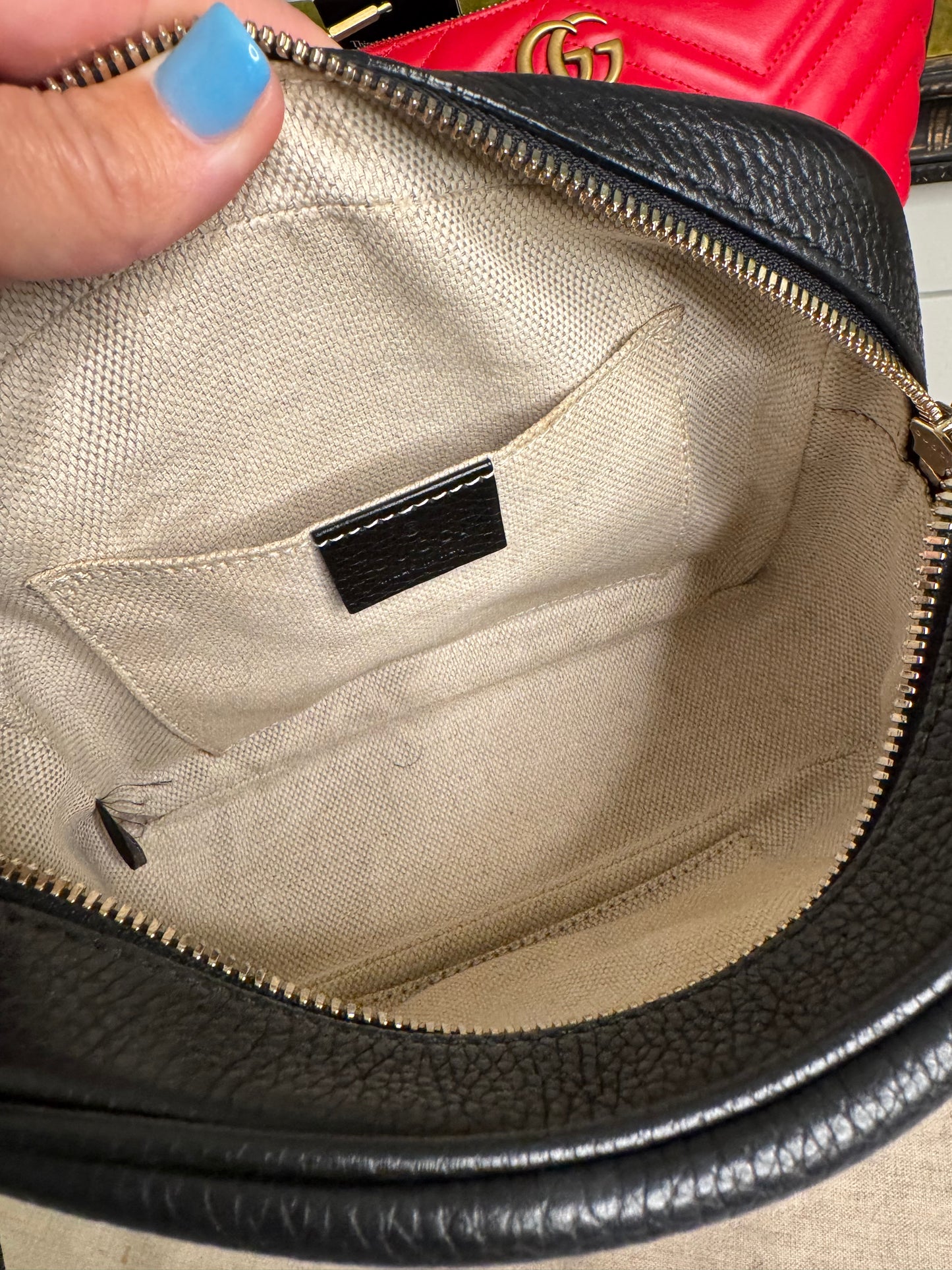 Gucci small soho disco grained calf black pre loved
