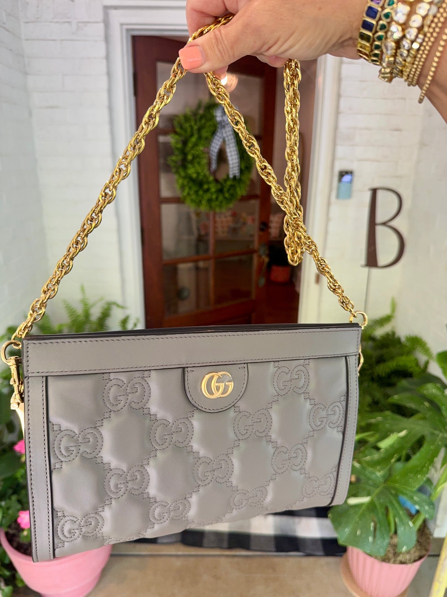 Gucci GG Matelasse Shoulder bag Gray Calf leather pre loved