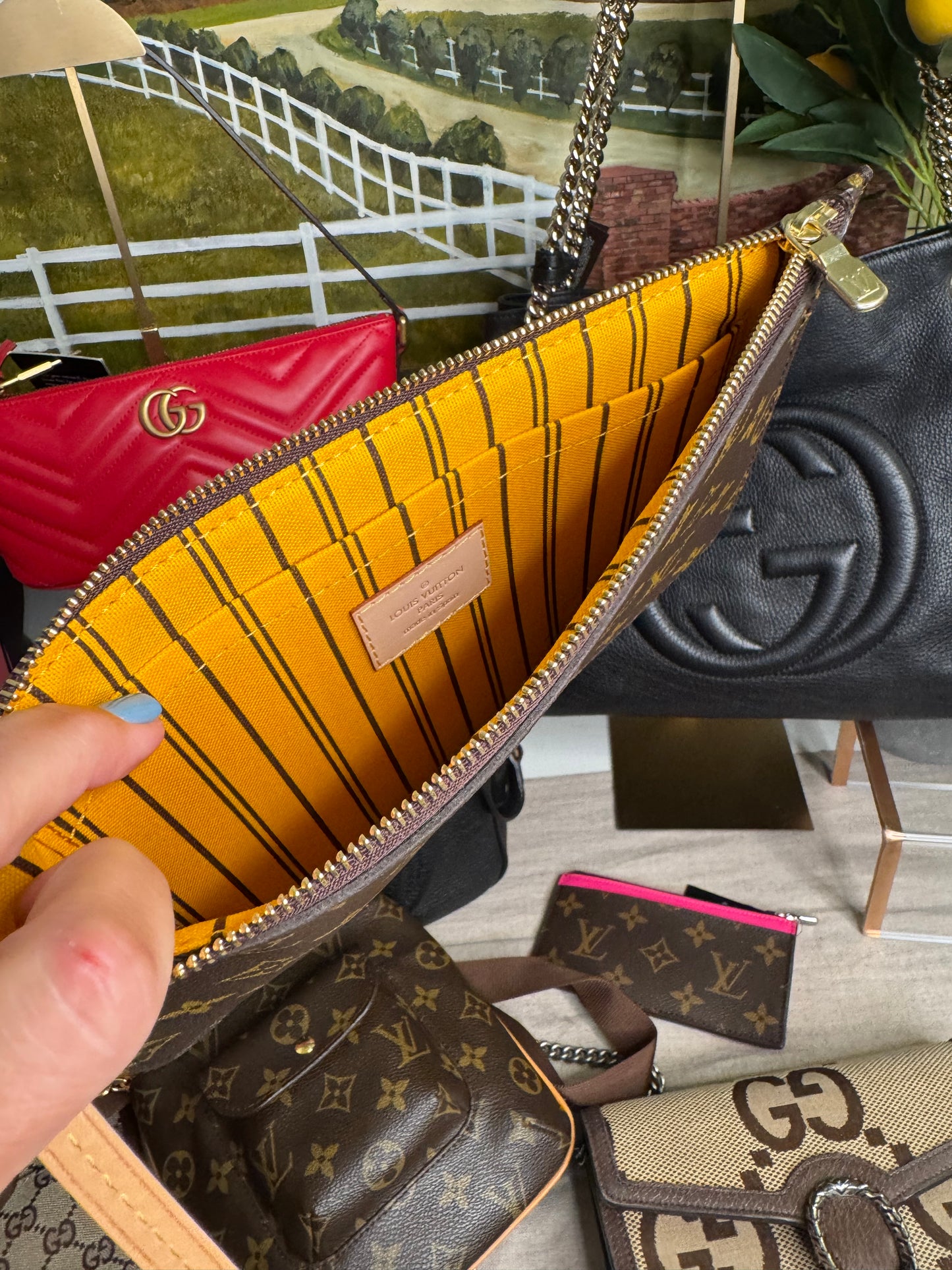pre loved Louis Vuitton Neverfull Pouch MM, Monogram