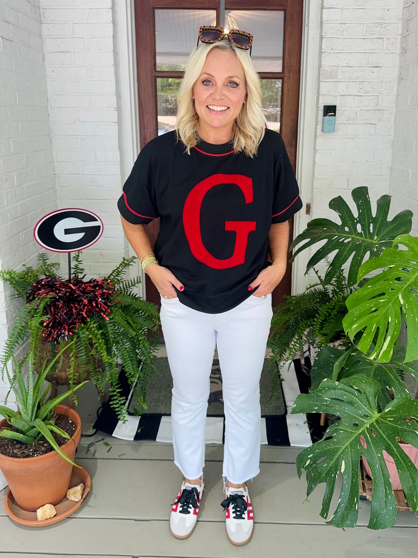 Boxy light sweatshirt type top with Giant G oversized up to 3X!