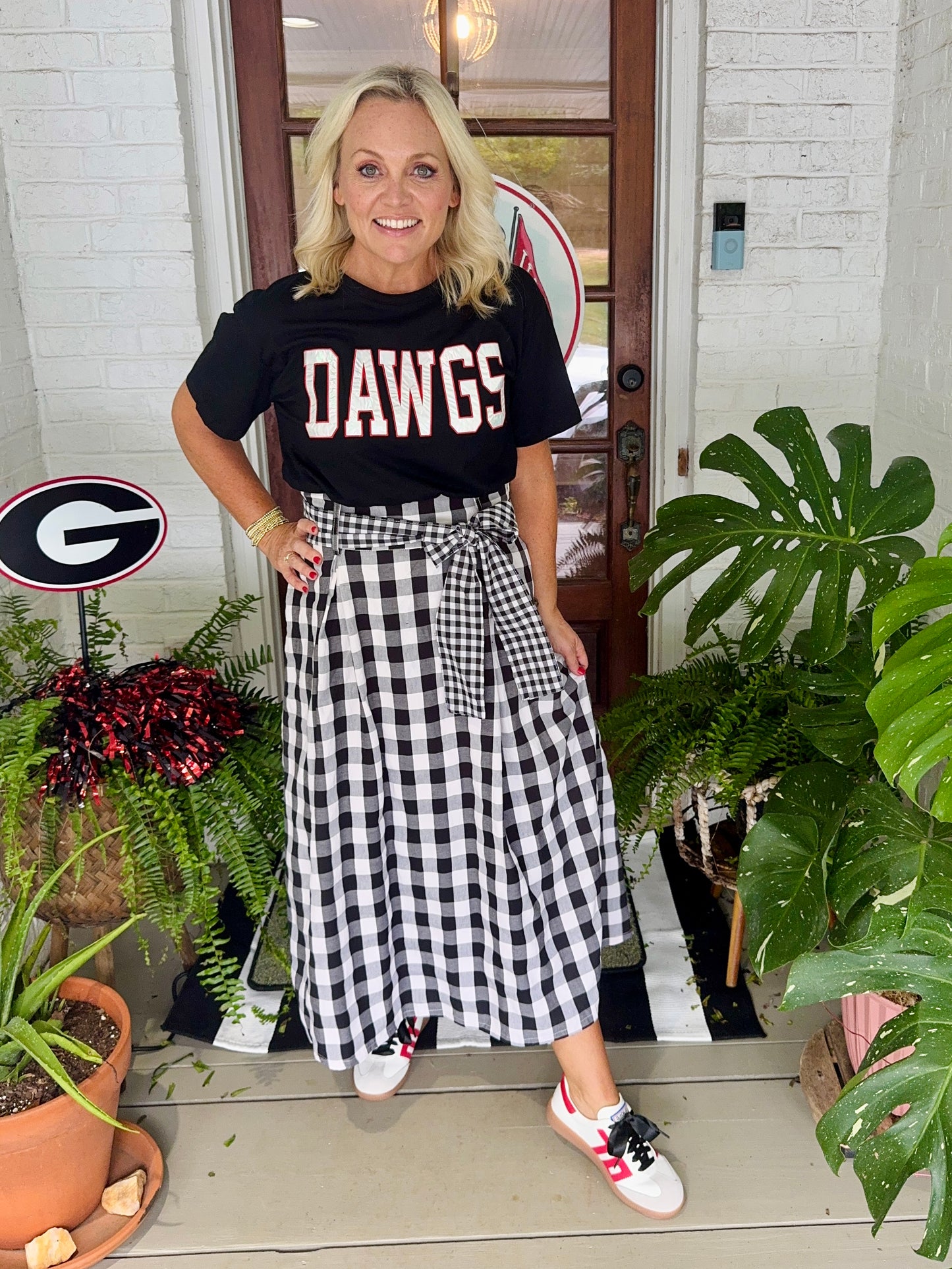 The variety boyfriend tee black with metallic silver Dawgs