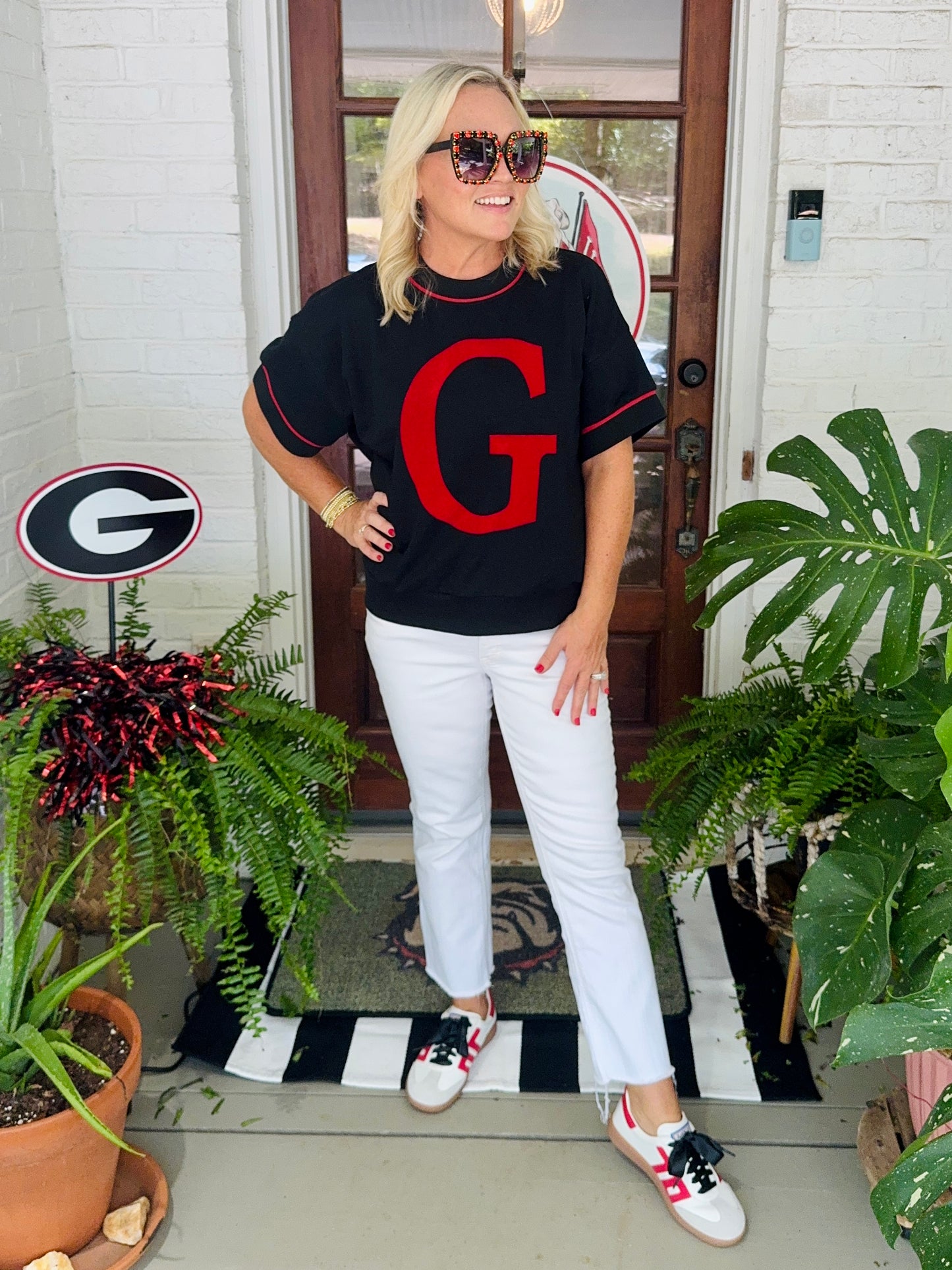 Boxy light sweatshirt type top with Giant G oversized up to 3X!