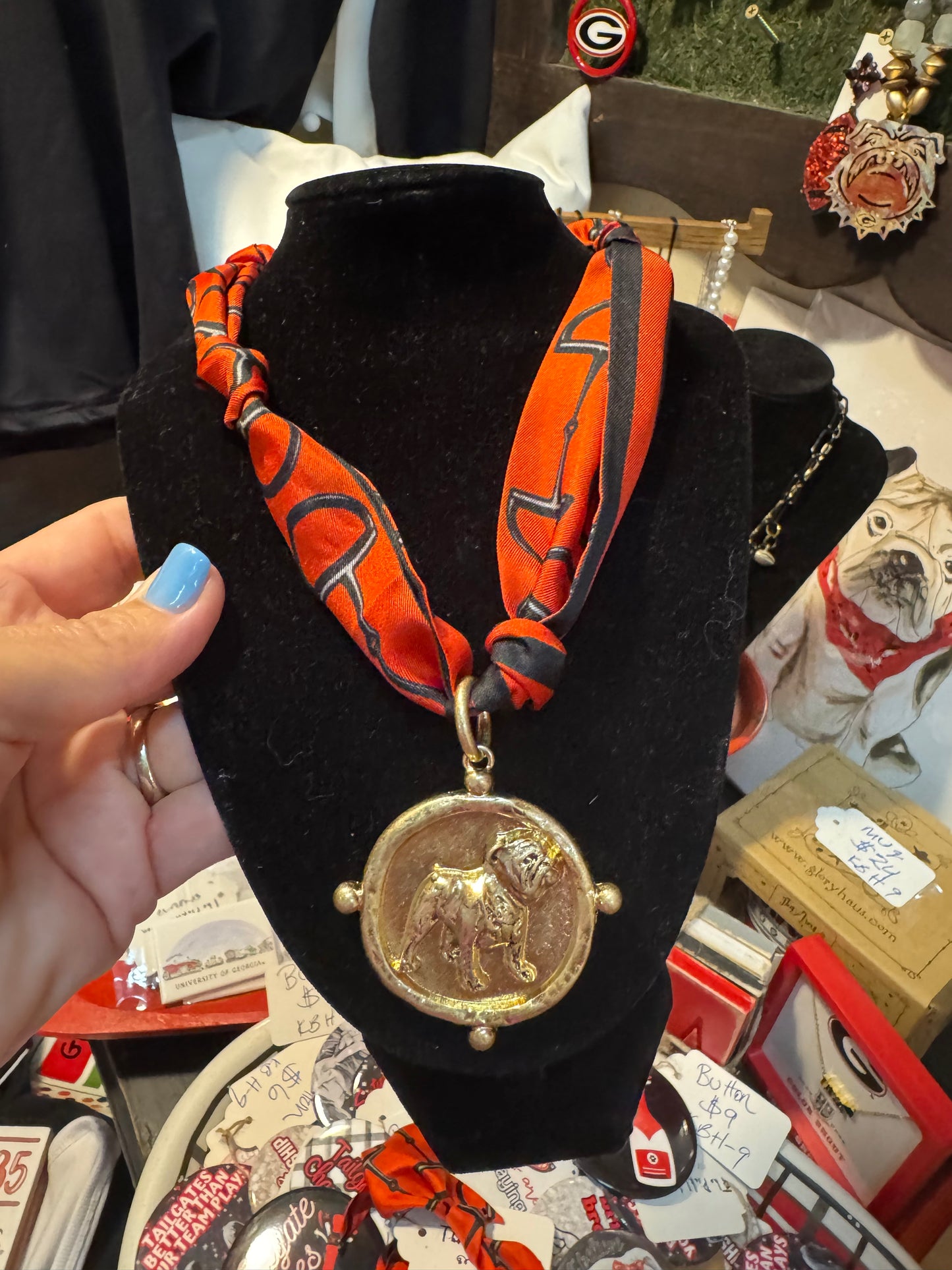 Scarf necklace with big medallion
