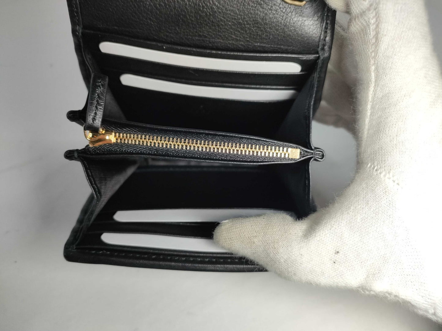 Gucci new in box Blondi chain wallet black with box and storage bag shoulder bag with chain