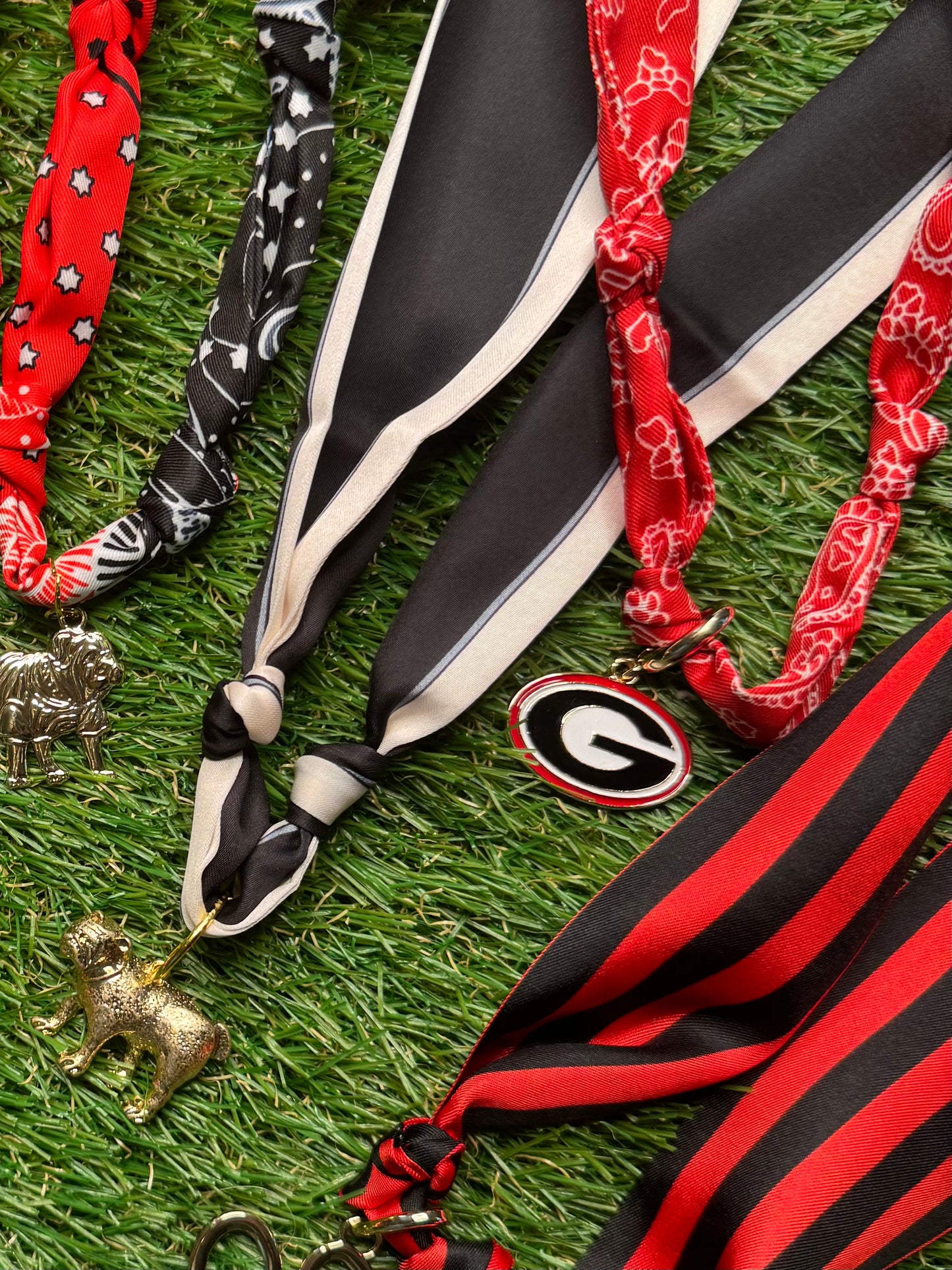 New Georgia bulldog licensed scarf necklace