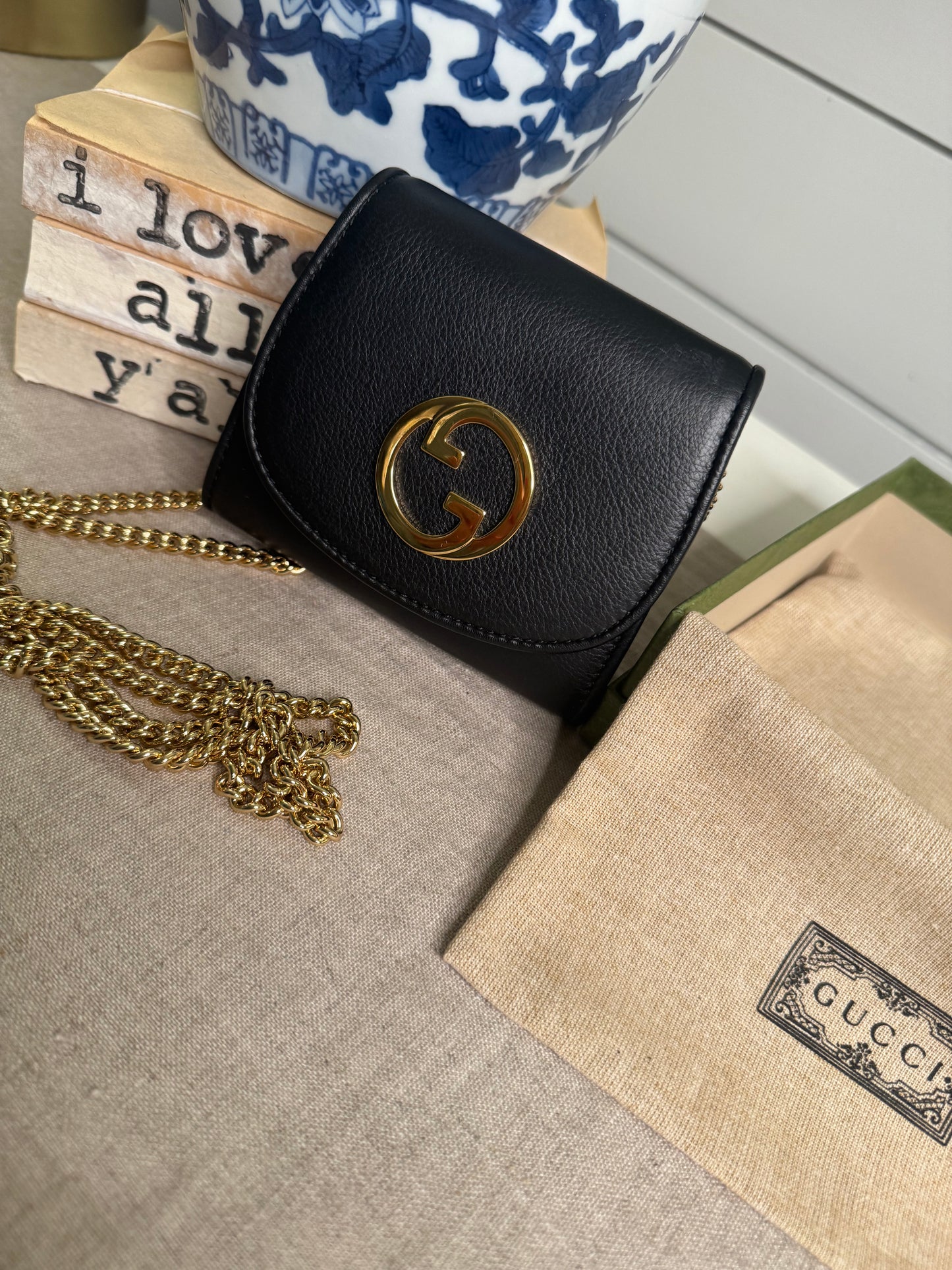 Gucci new in box Blondi chain wallet black with box and storage bag shoulder bag with chain