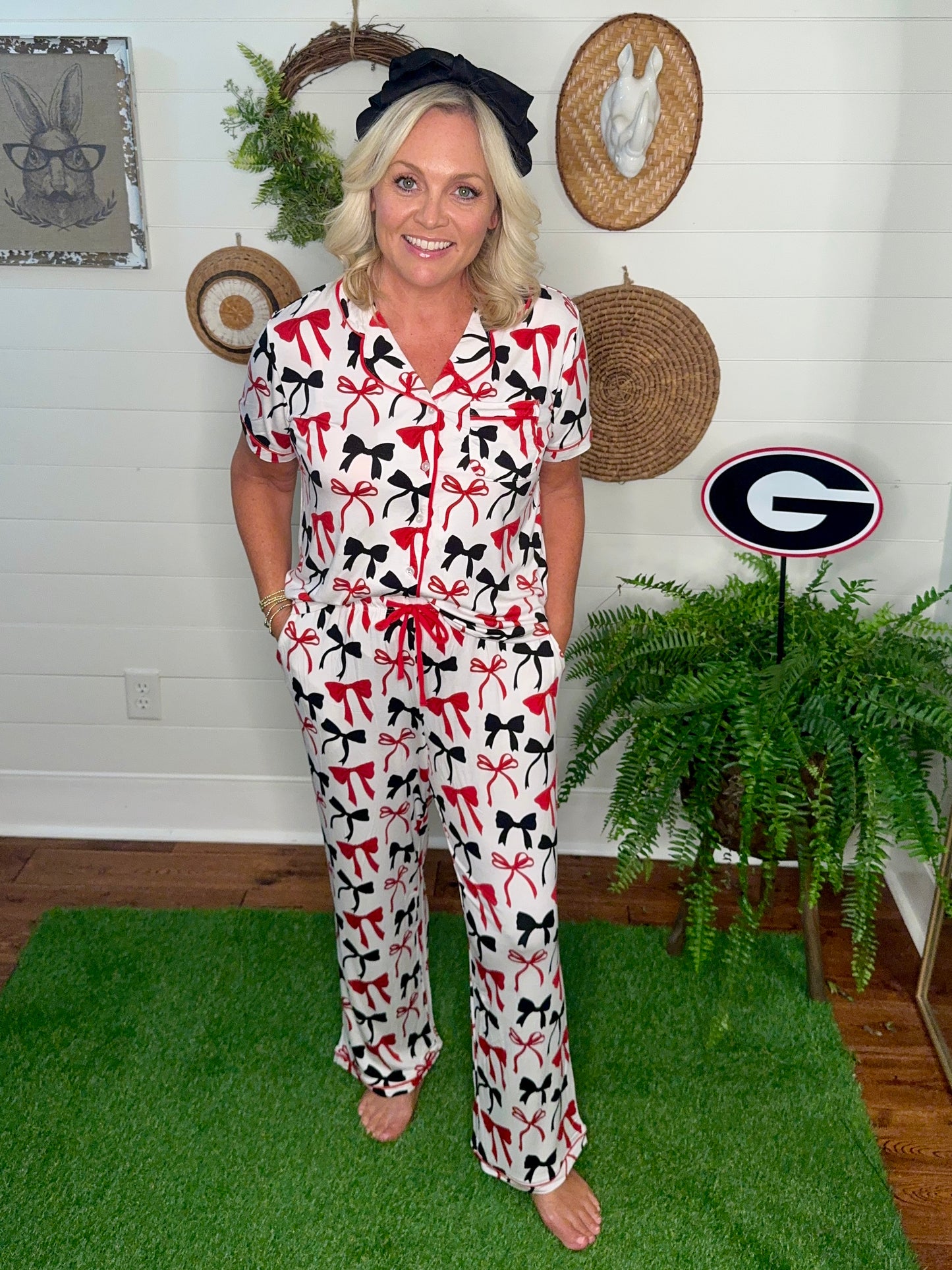 New Bow pajamas black and red so cute!