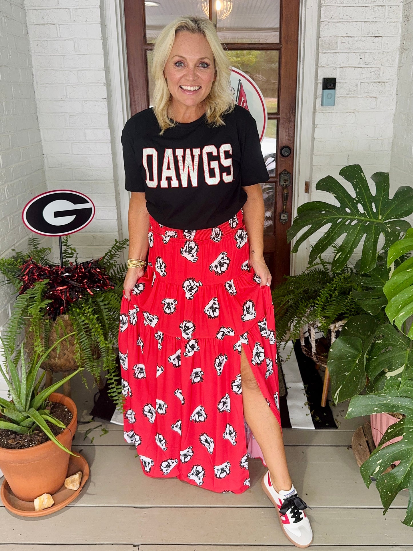 The variety boyfriend tee black with metallic silver Dawgs