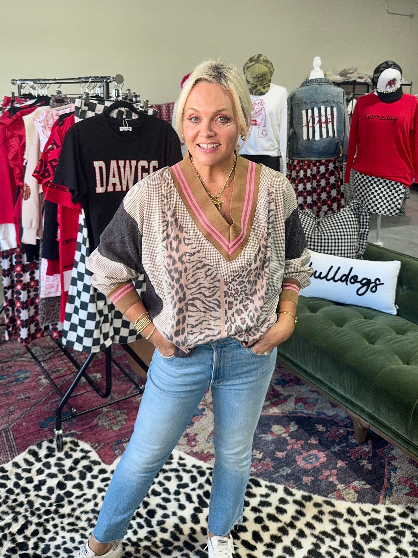 Pullover light weight leopard mixed material