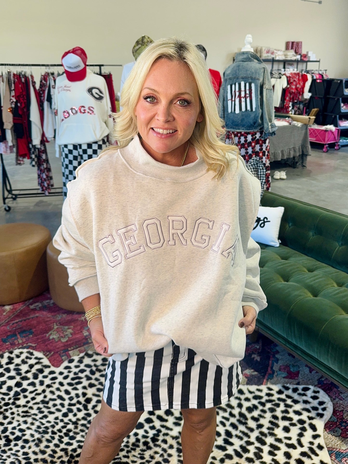 Oversized embroidered mock neck light sweatshirt
