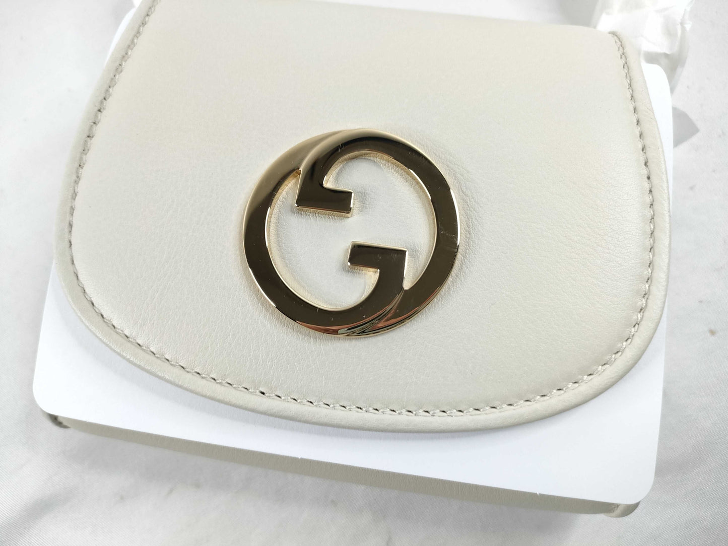 Gucci unused blondi white chain wallet in box with bag