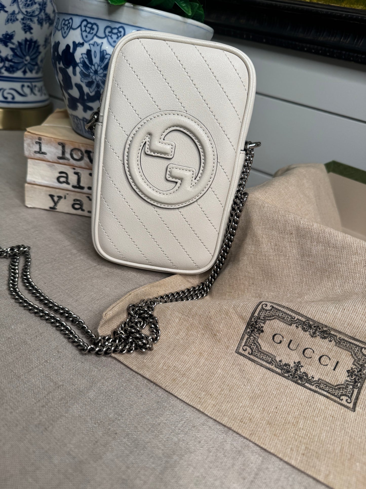 Gucci unused blondi chain shoulder bag with bad and storage