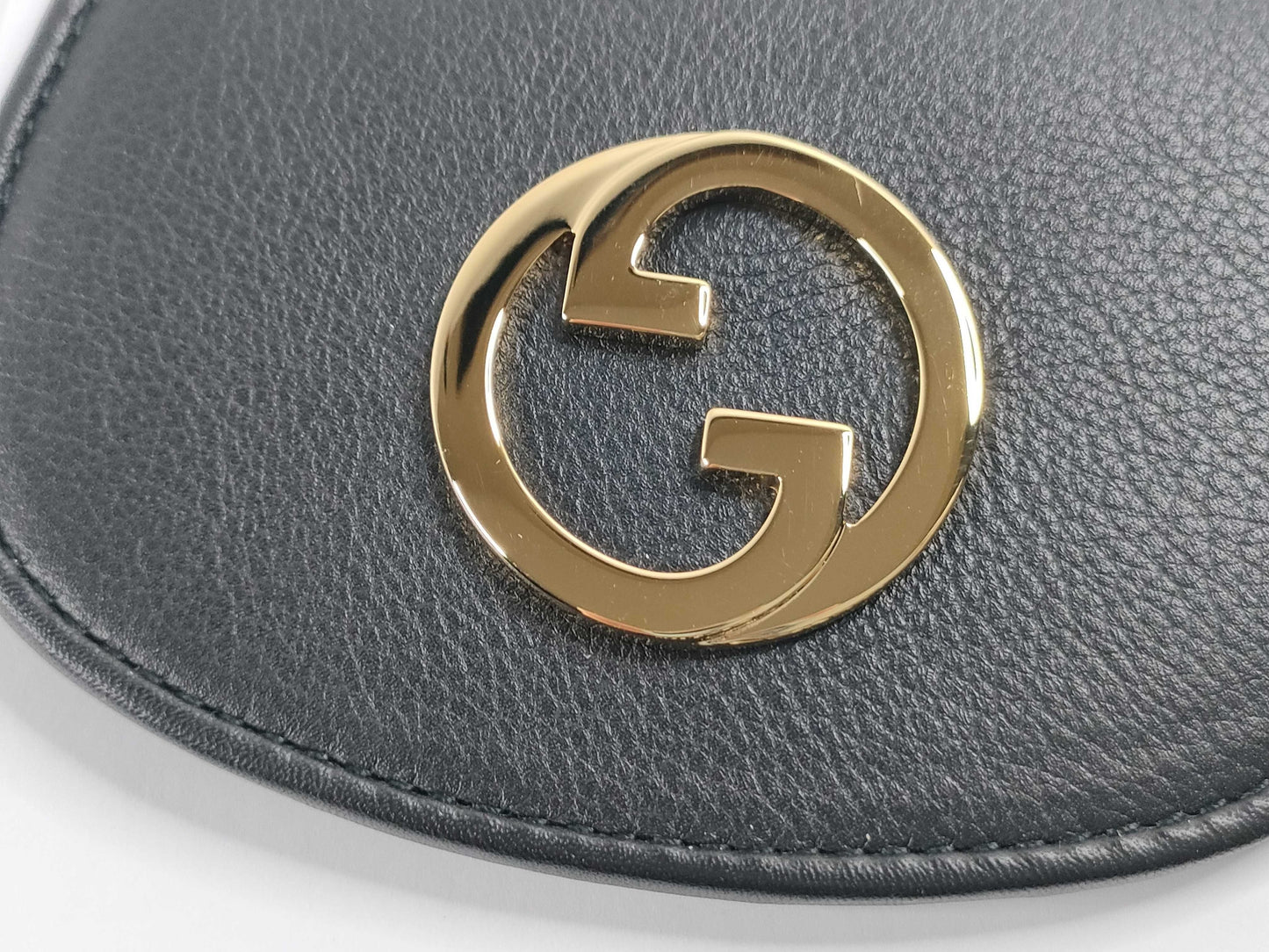 Gucci new in box Blondi chain wallet black with box and storage bag shoulder bag with chain