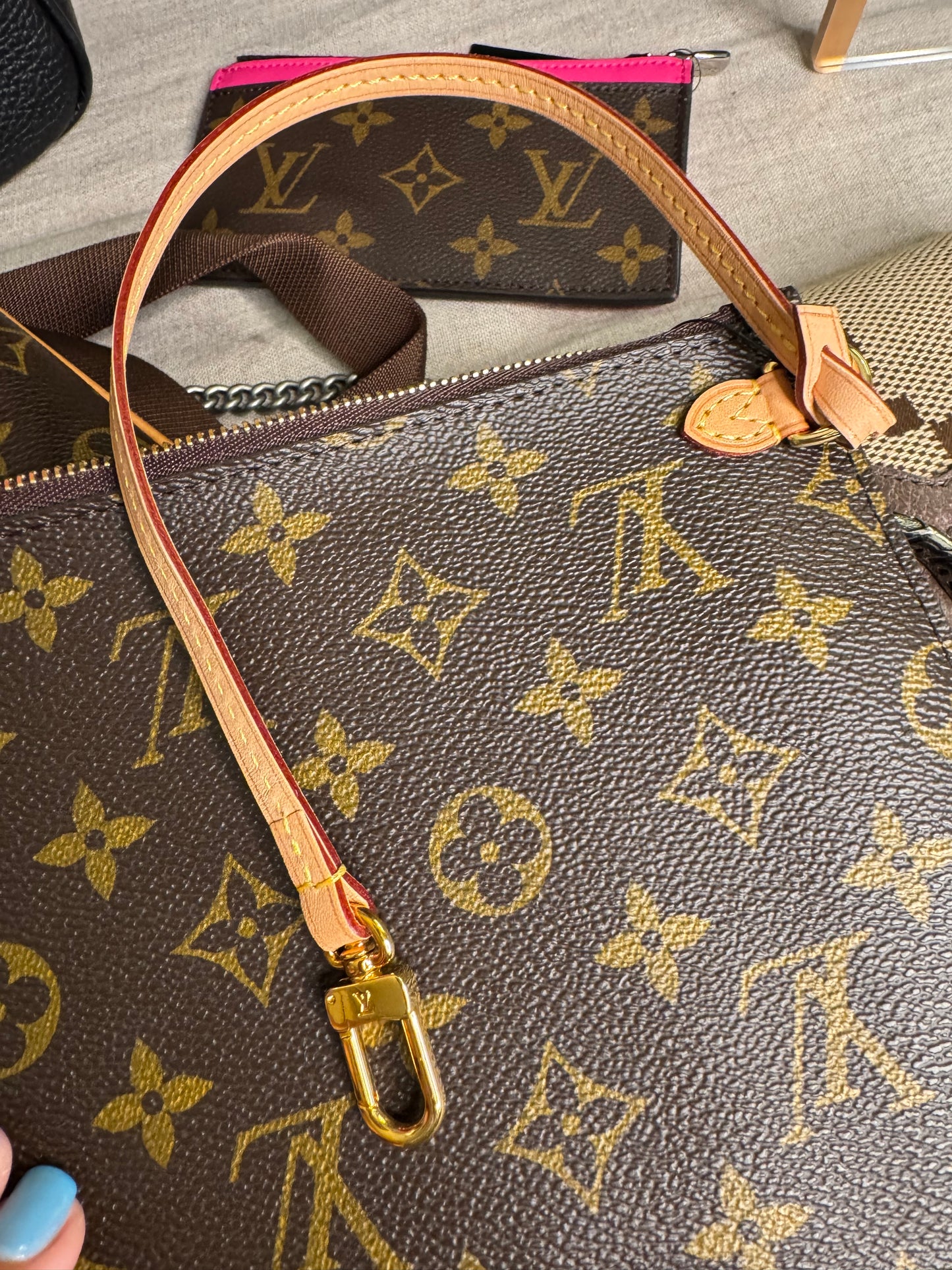 pre loved Louis Vuitton Neverfull Pouch MM, Monogram