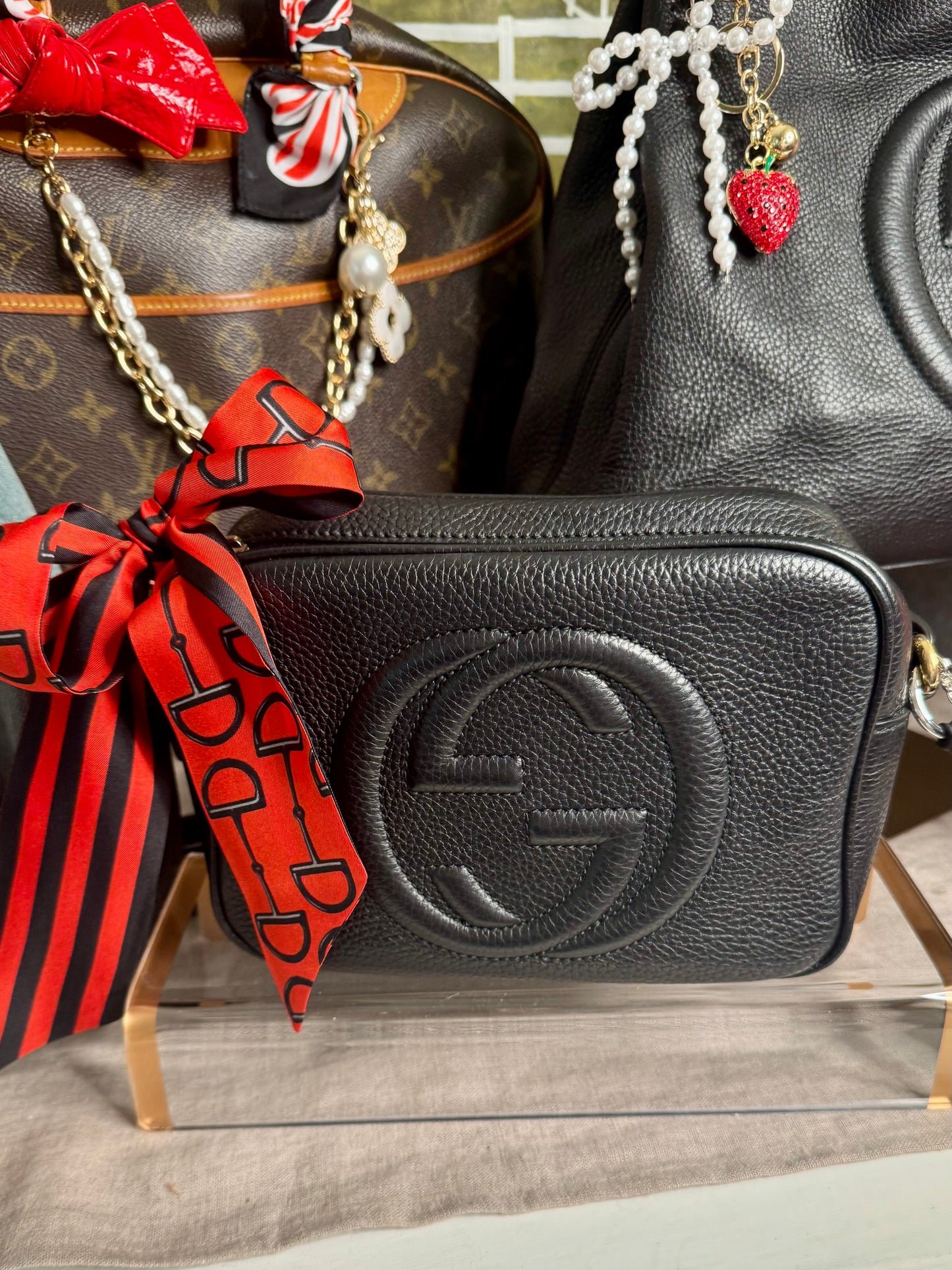 Gucci small soho disco grained calf black pre loved