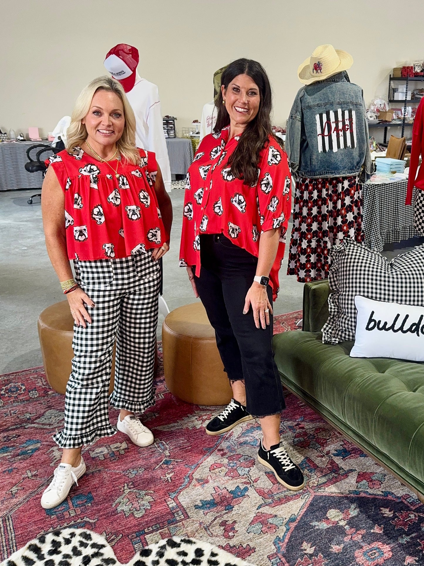Cropped flowy top bulldog