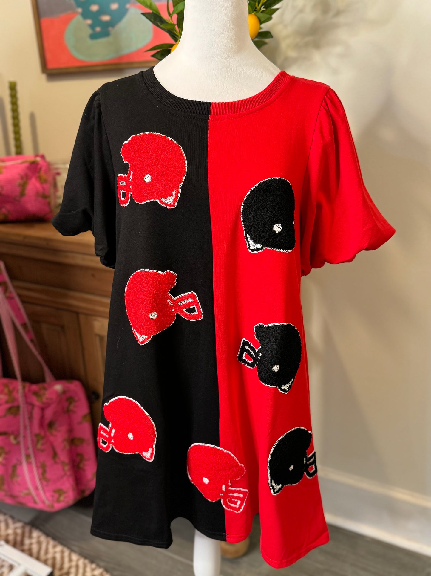 Dress black and red helmet patches so soft with pockets!