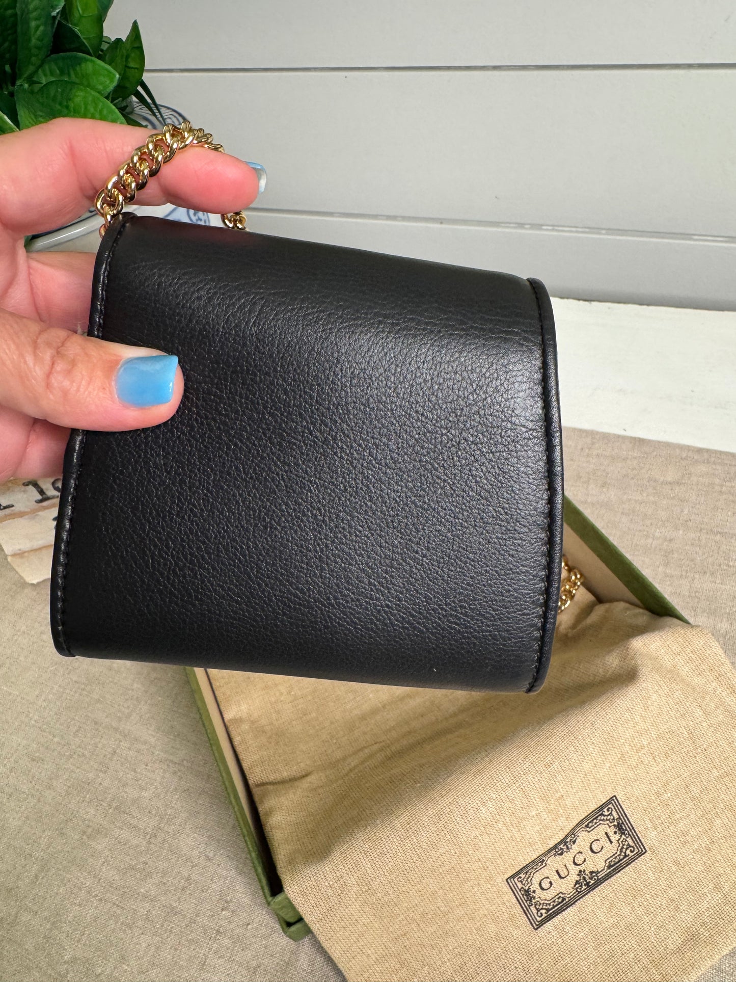 Gucci new in box Blondi chain wallet black with box and storage bag shoulder bag with chain