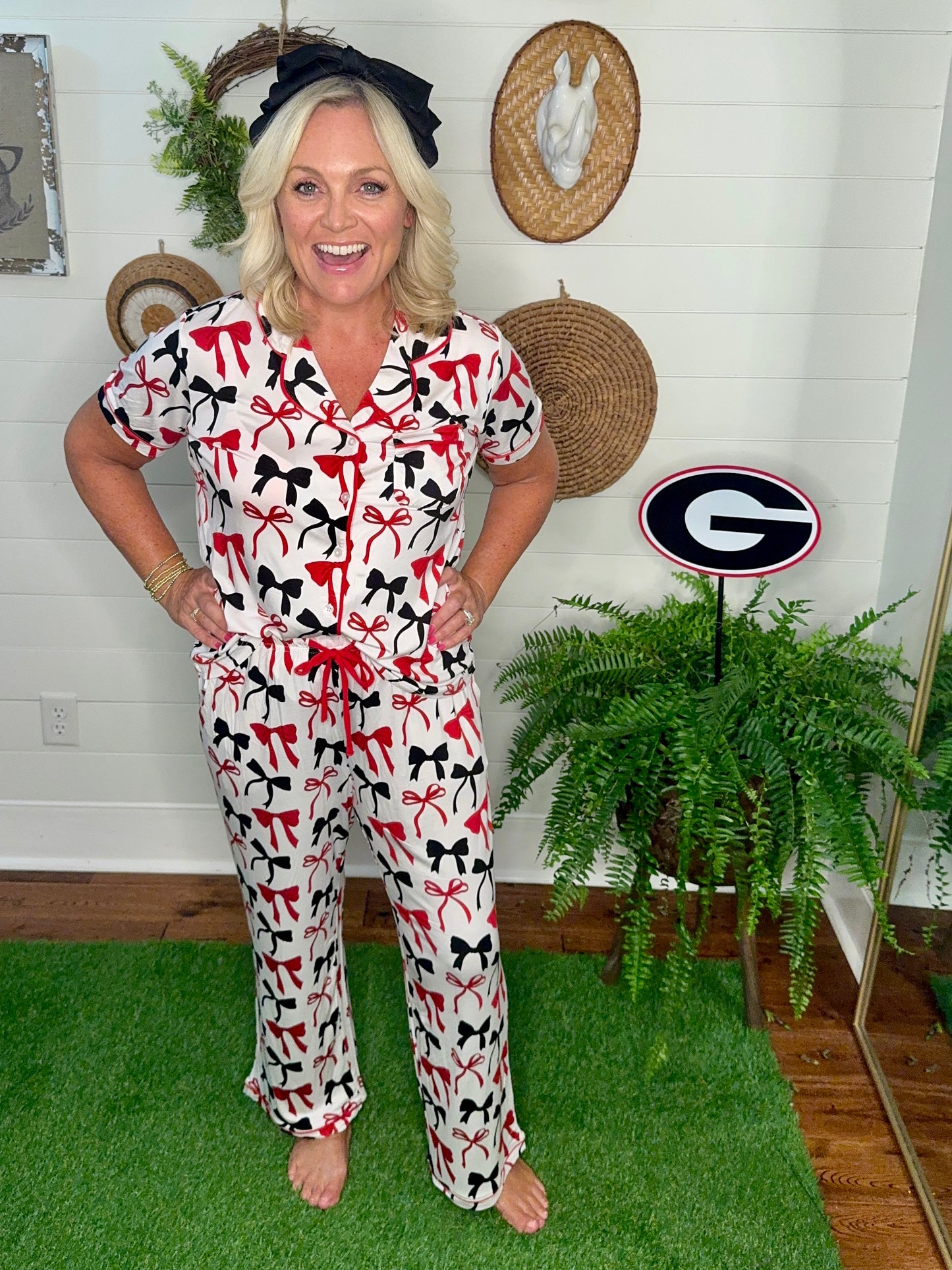 New Bow pajamas black and red so cute!