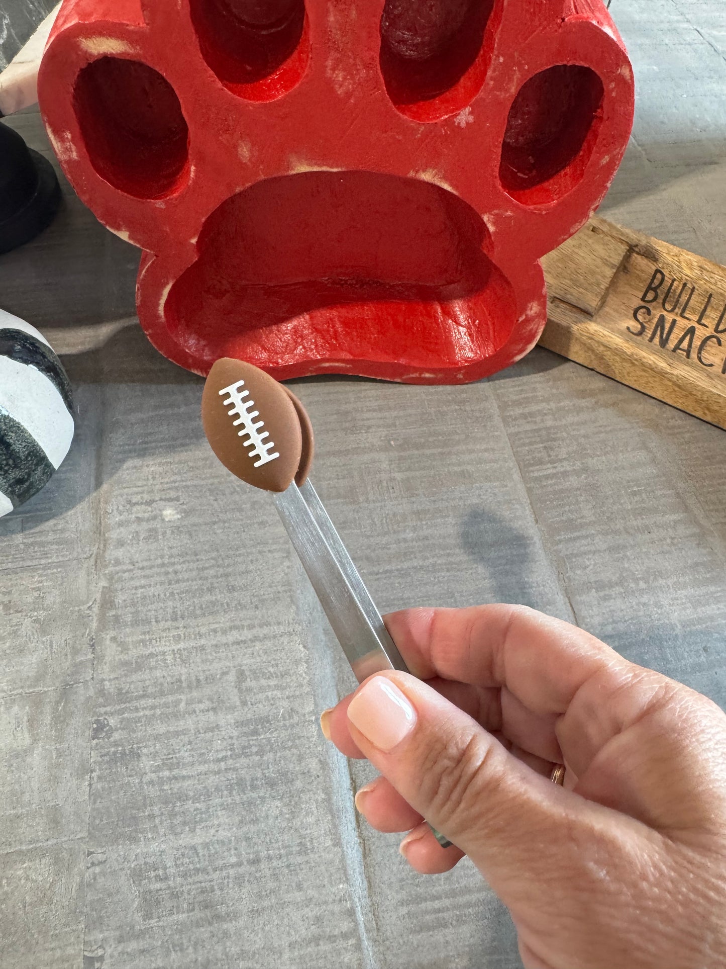Mini football tong