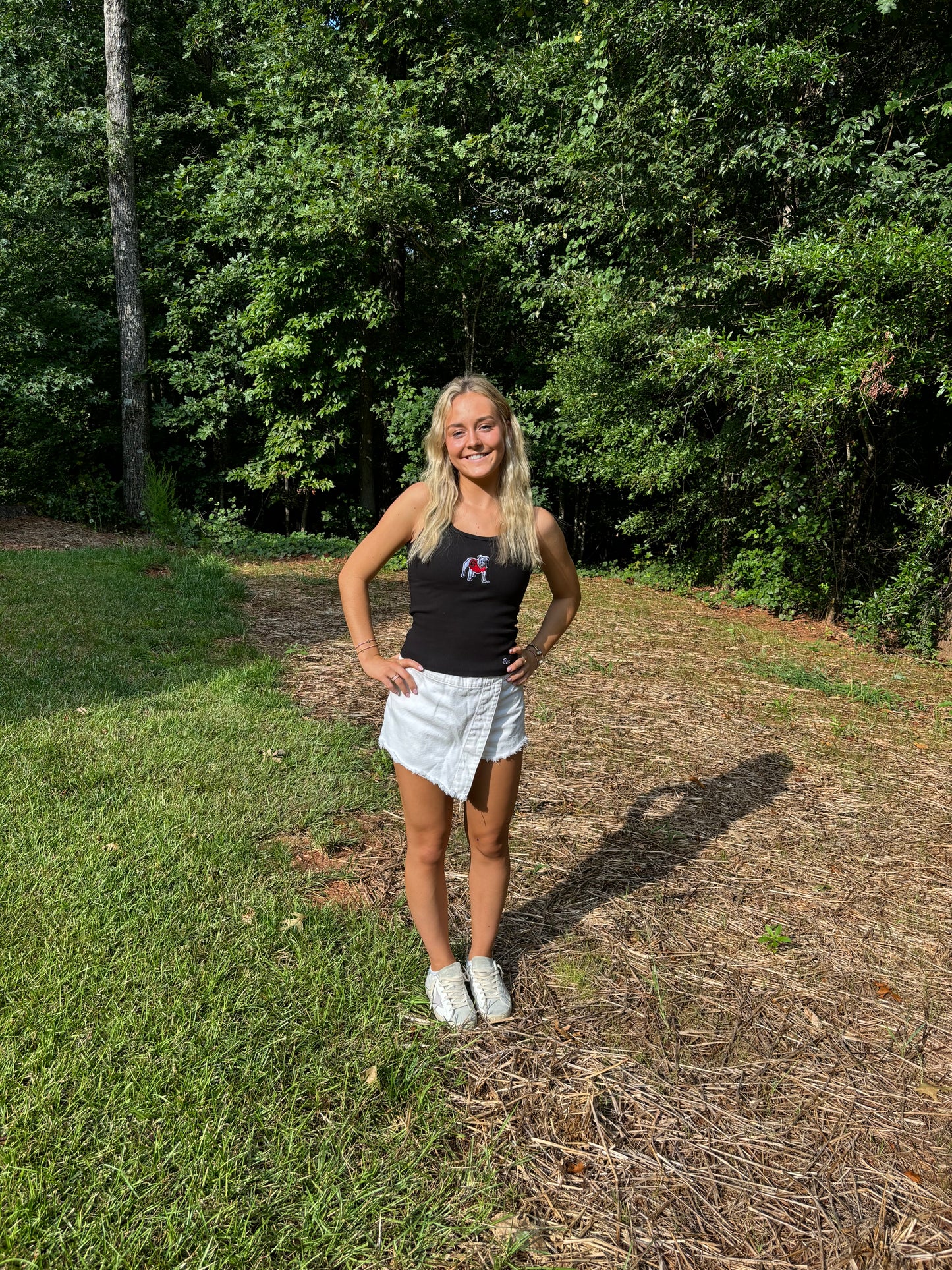 White tank embroidered bulldog Hype and Vice brand marked down