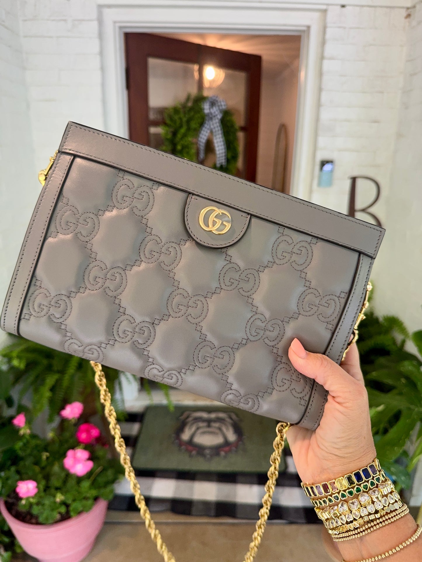 Gucci GG Matelasse Shoulder bag Gray Calf leather pre loved